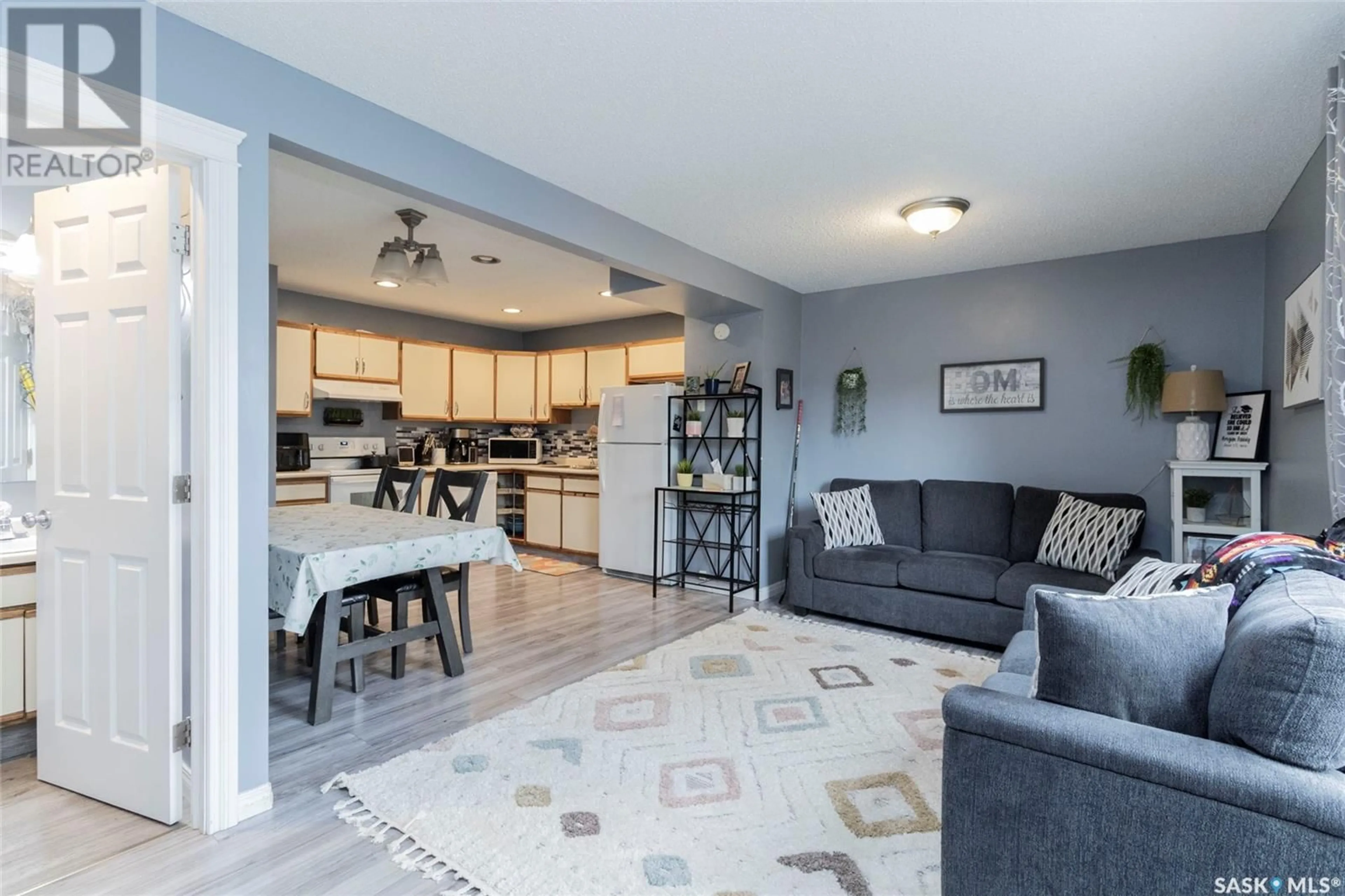 Open concept kitchen, unknown for 1638B CENTRAL AVENUE, Saskatoon Saskatchewan S7N2H5