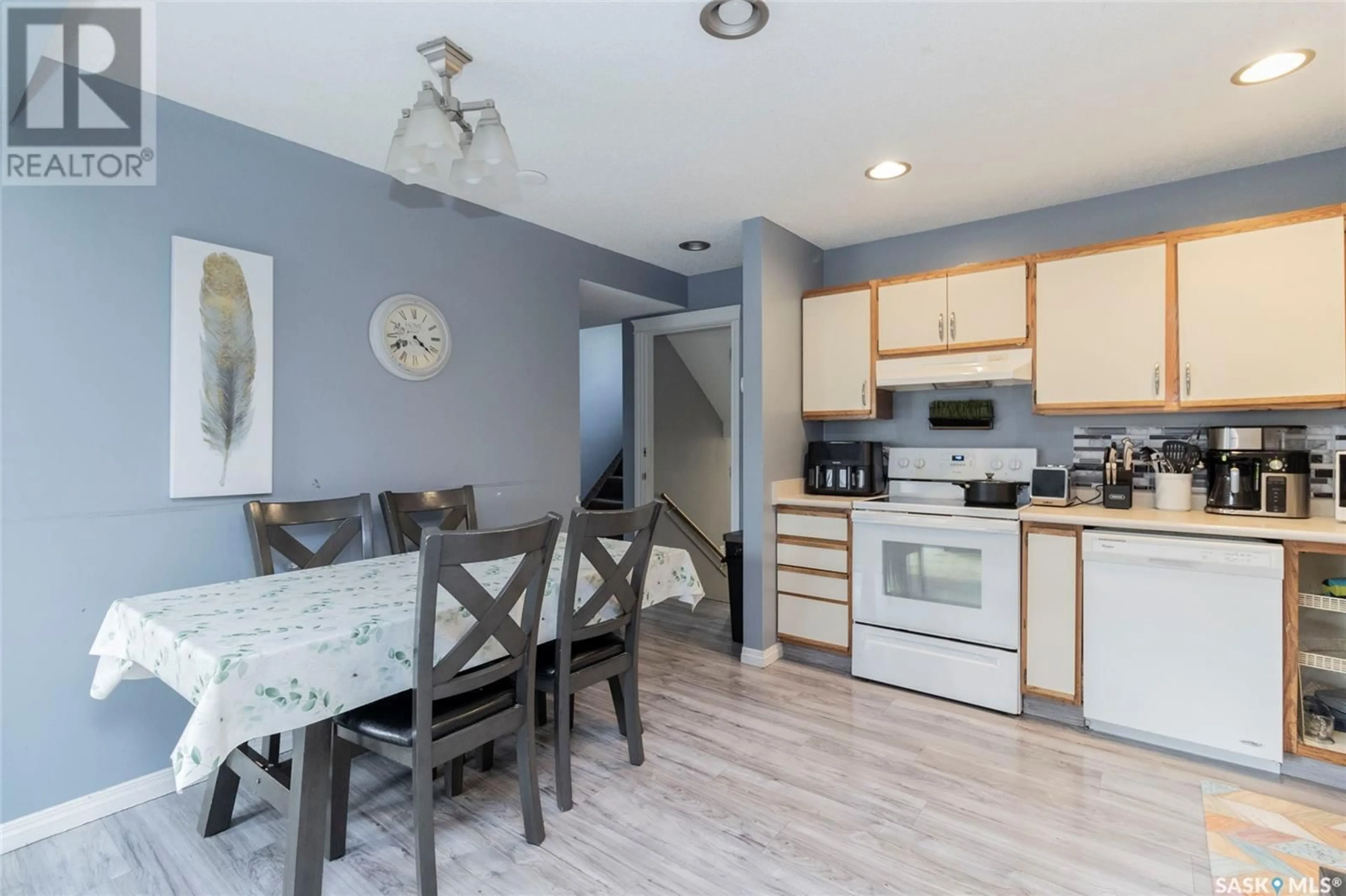 Open concept kitchen, unknown for 1638B CENTRAL AVENUE, Saskatoon Saskatchewan S7N2H5