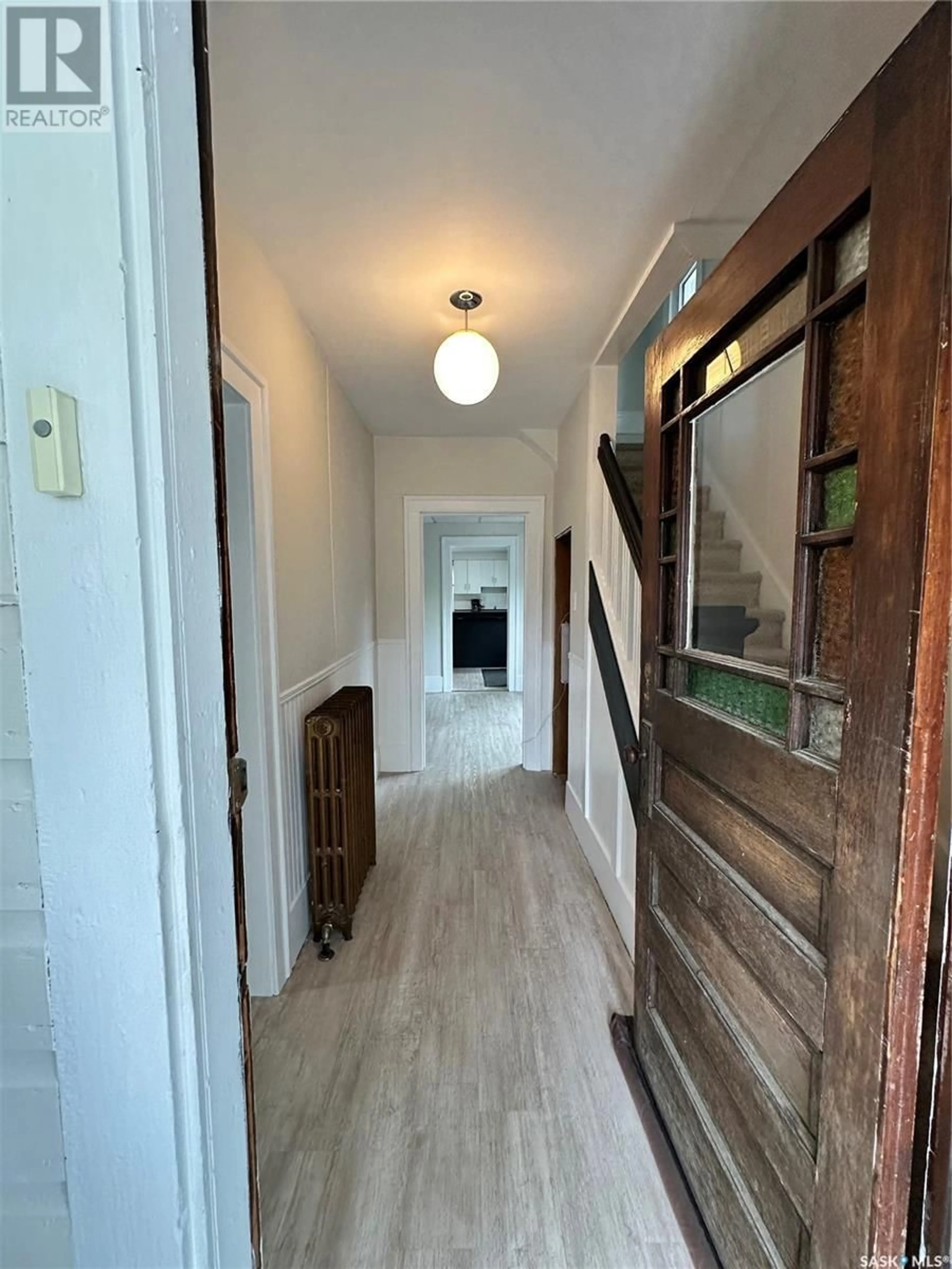 Indoor foyer for 49 9TH AVENUE, Swift Current Saskatchewan S9H2R9