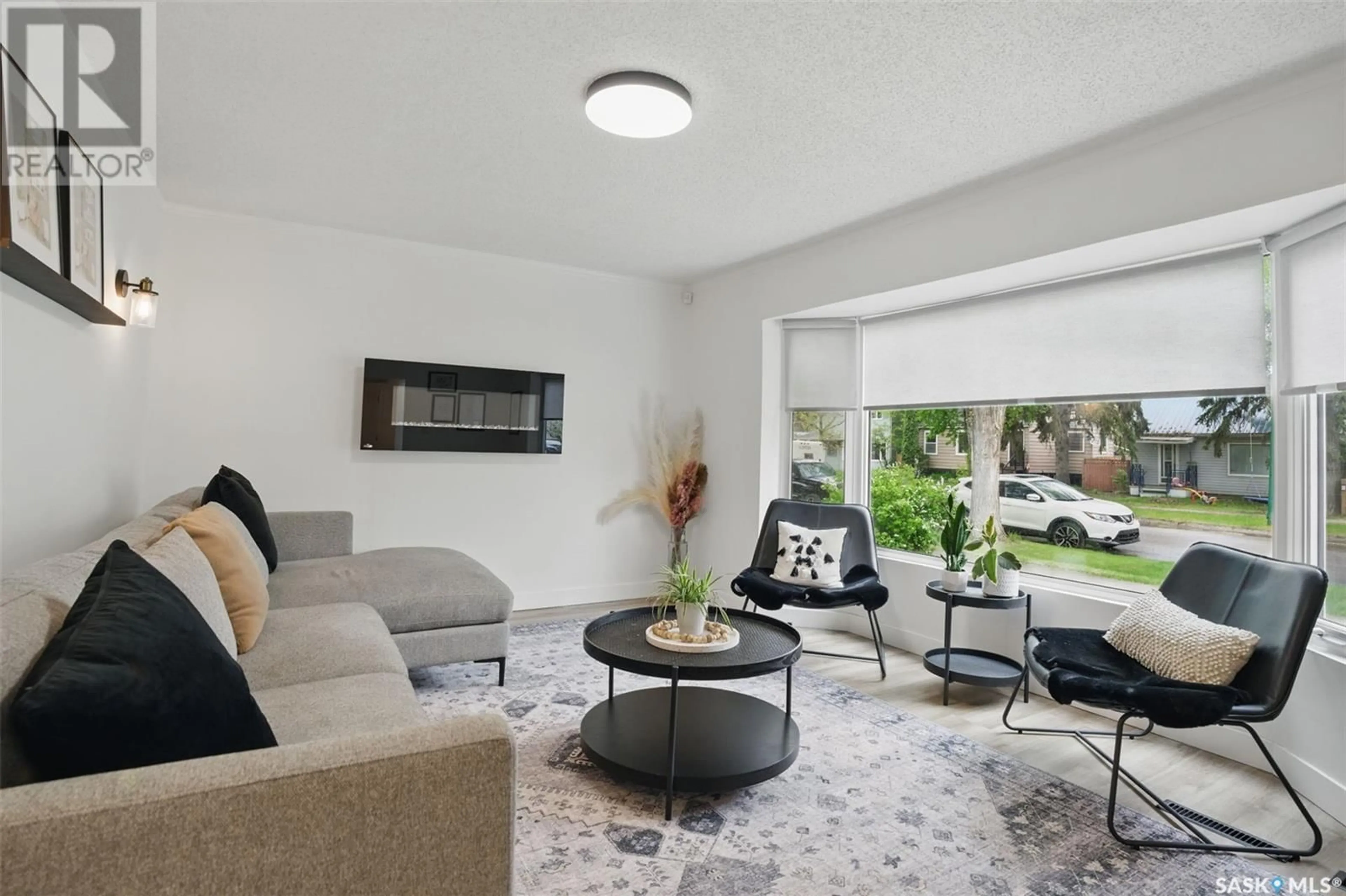Living room with furniture, unknown for 219 ADELAIDE STREET, Saskatoon Saskatchewan S7J0H5