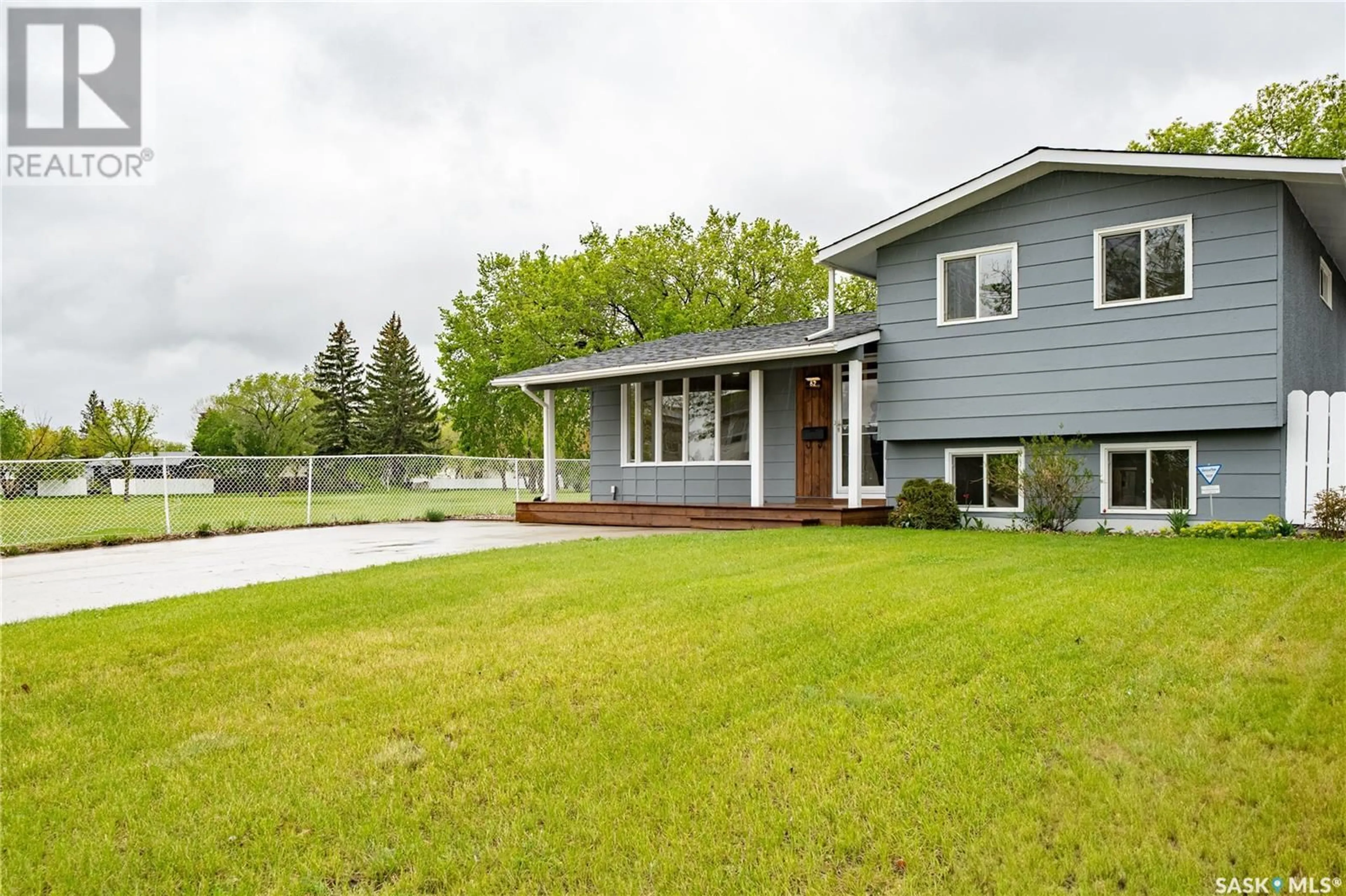 Home with vinyl exterior material, street for 62 CAVENDISH STREET, Regina Saskatchewan S4N4M5