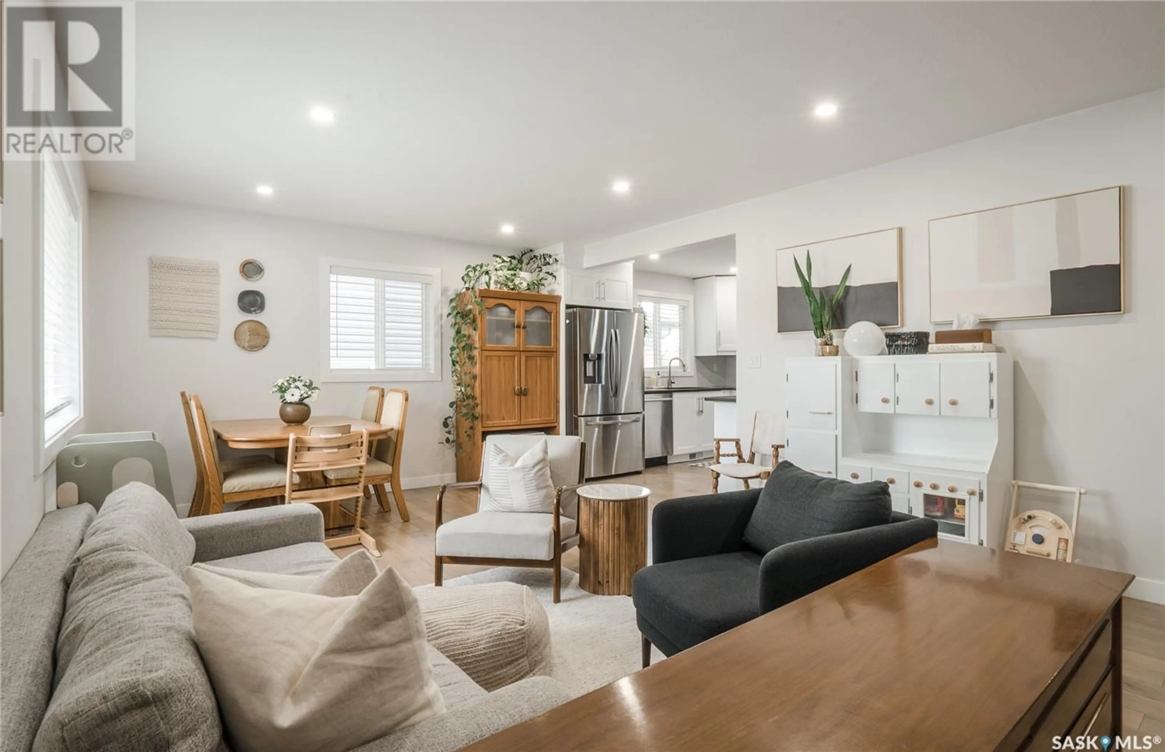 Open concept kitchen, unknown for 407 108TH STREET, Saskatoon Saskatchewan S7N1R1