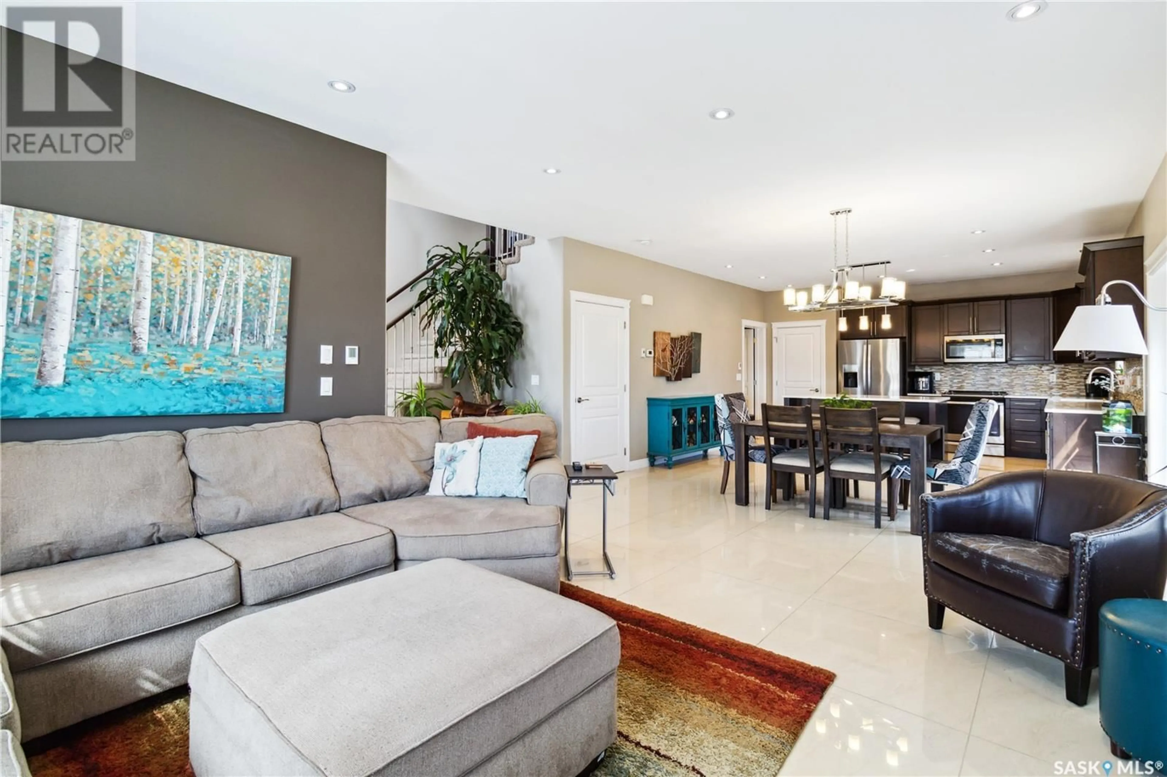 Living room with furniture, unknown for 507 MANEK ROAD, Saskatoon Saskatchewan S7W0R7