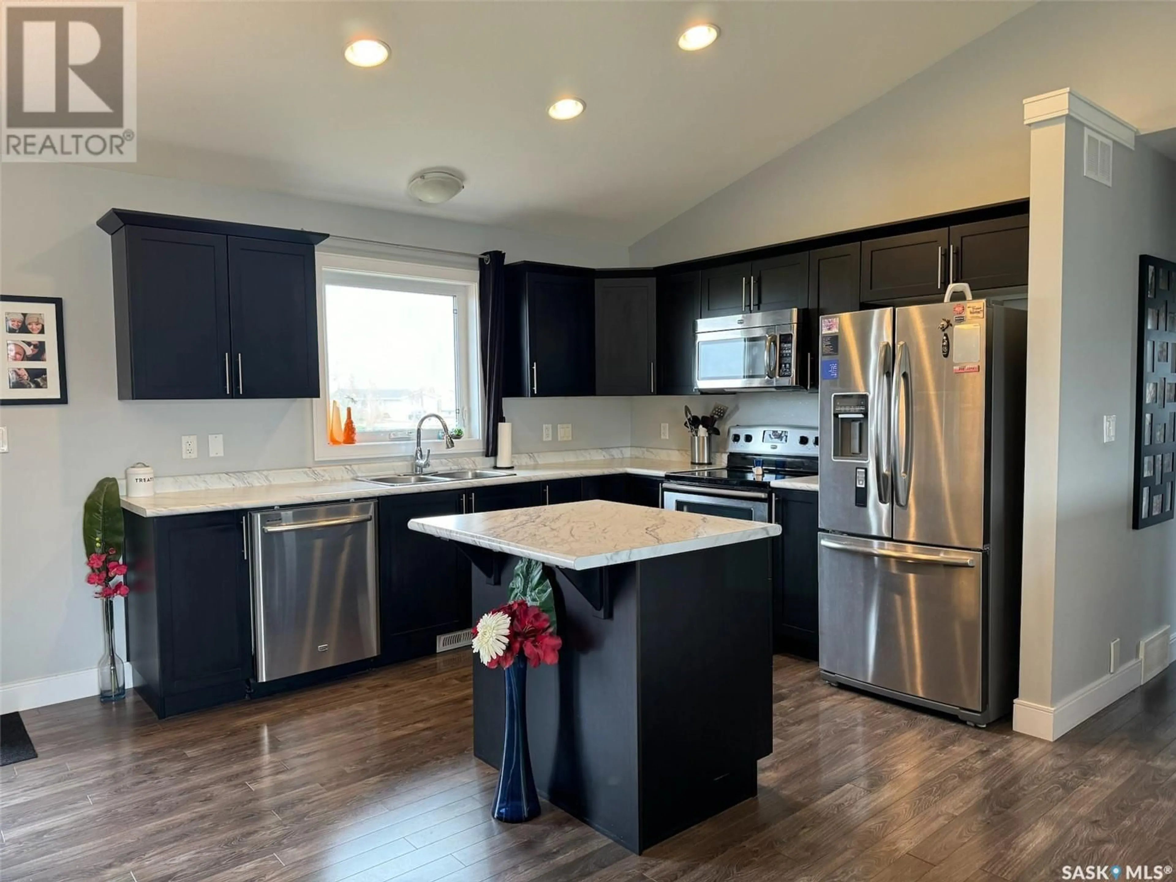Open concept kitchen, unknown for 116 OLAUSON CRESCENT, Vanscoy Saskatchewan S0L3J0