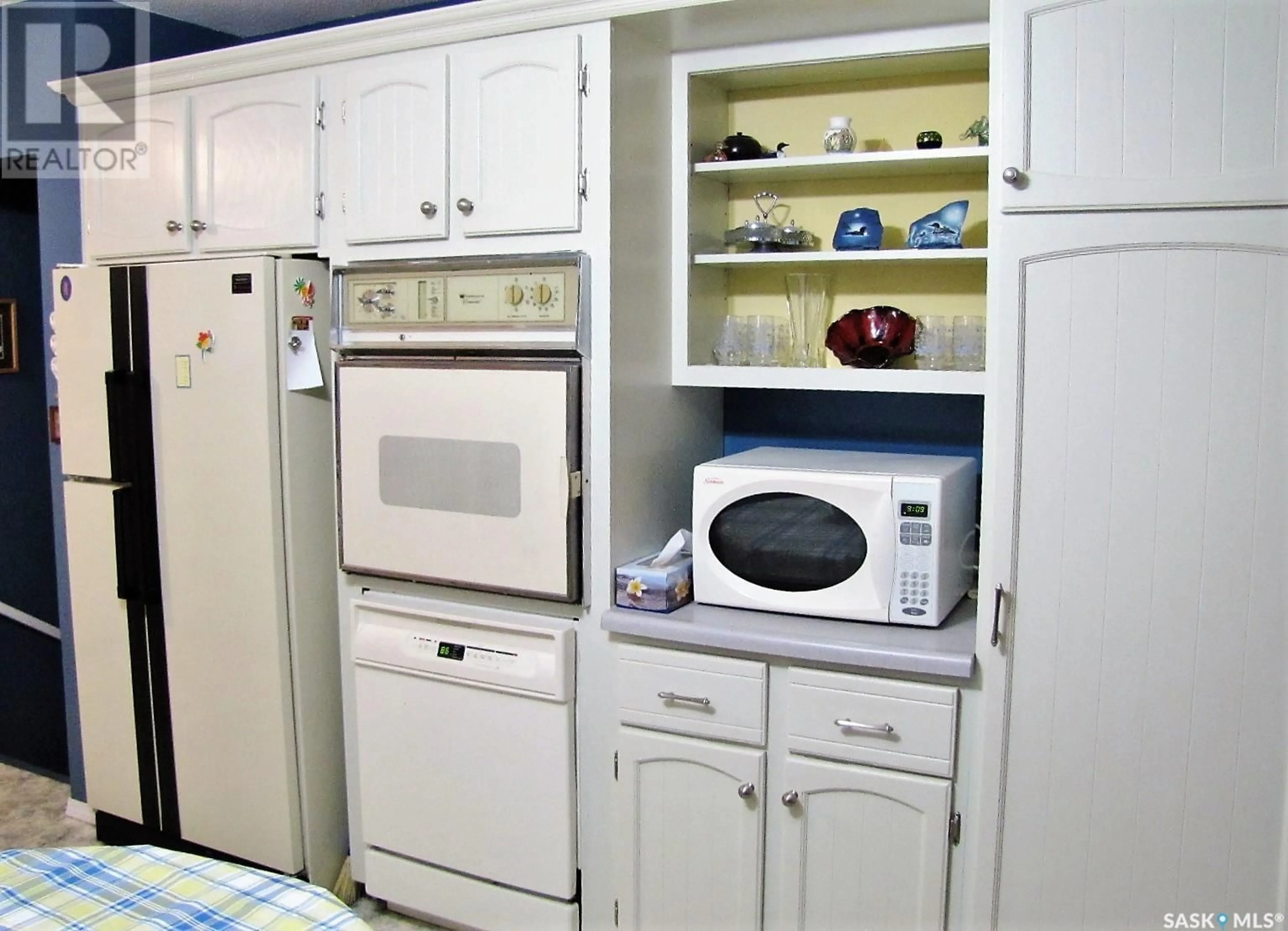 Standard kitchen, ceramic/tile floor for 1213 FRANKLIN AVENUE, Esterhazy Saskatchewan S0A0X0
