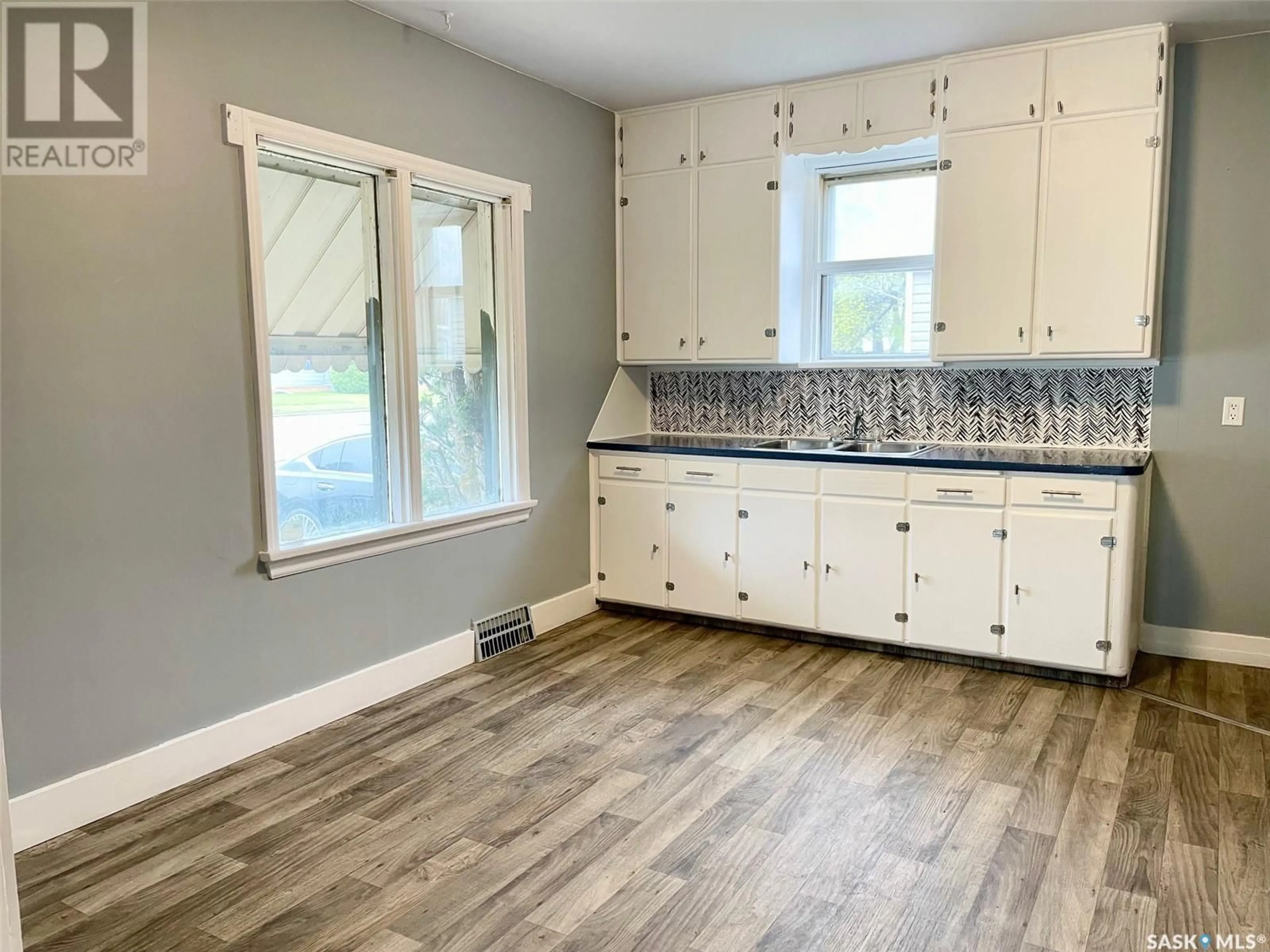 Open concept kitchen, unknown for 211 BROADWAY STREET, Yorkton Saskatchewan S3N0M9