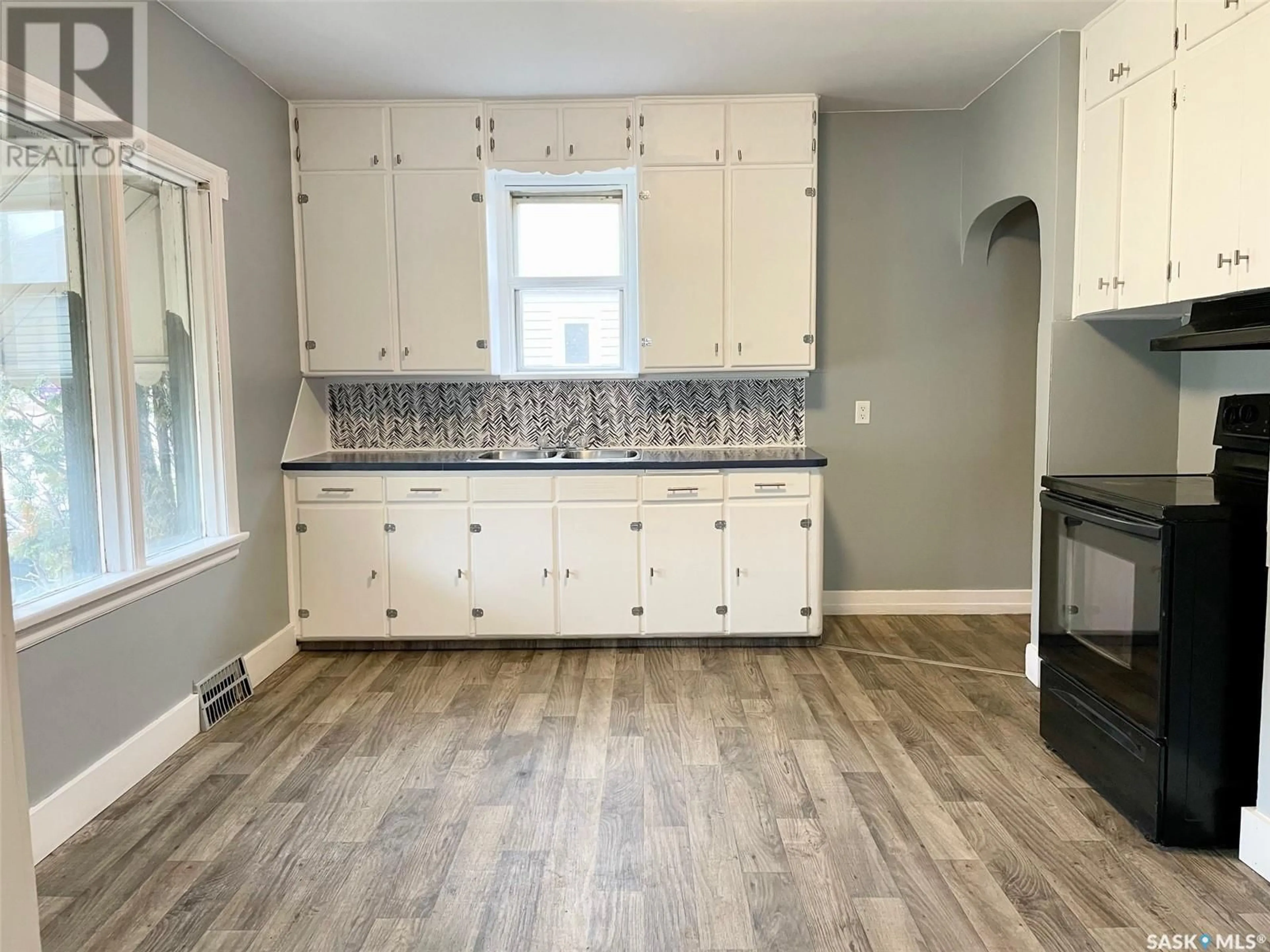 Open concept kitchen, unknown for 211 BROADWAY STREET, Yorkton Saskatchewan S3N0M9