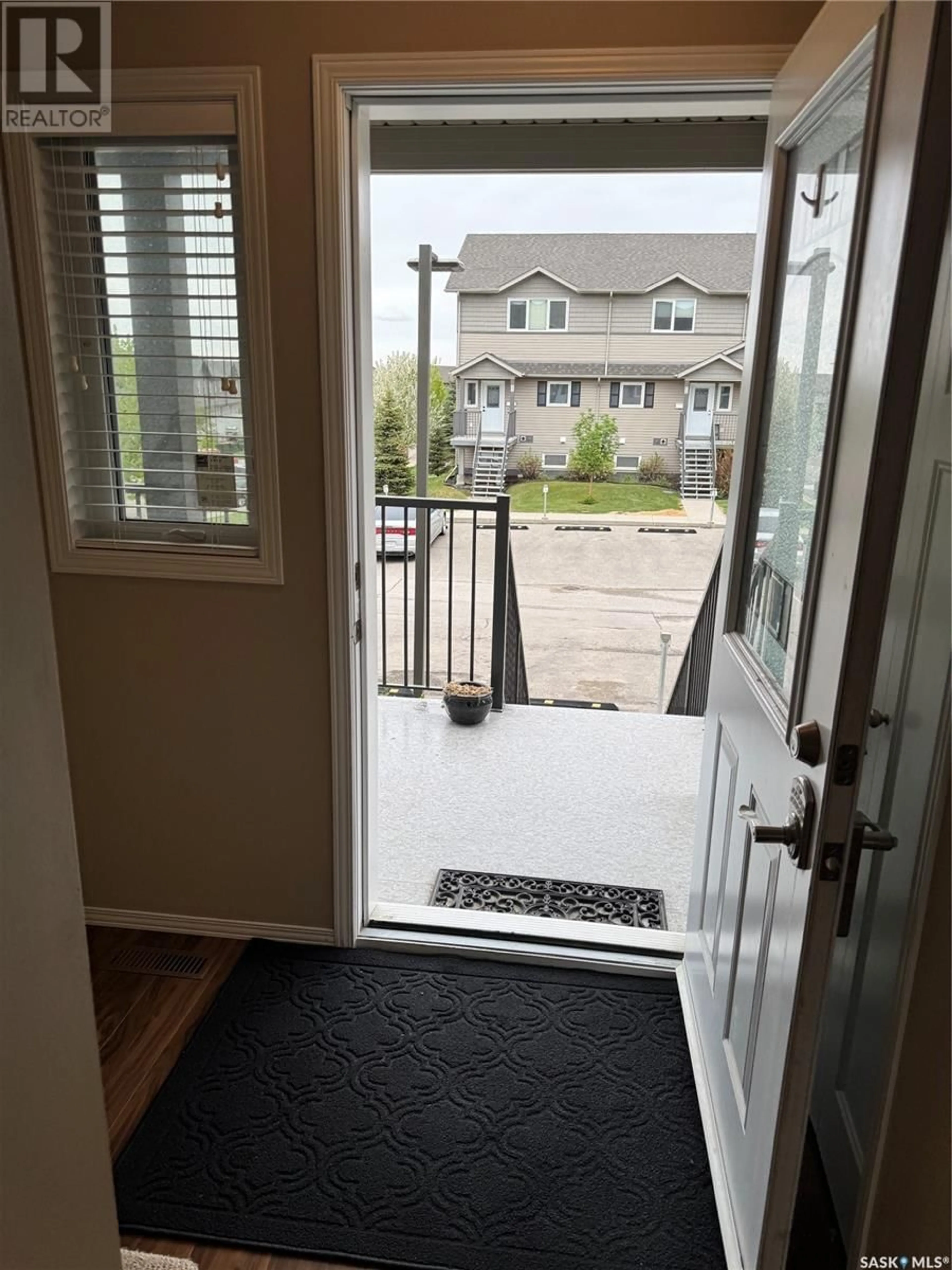 Indoor entryway for 115 - 312 DALGLEISH LINK, Saskatoon Saskatchewan S7W0N5
