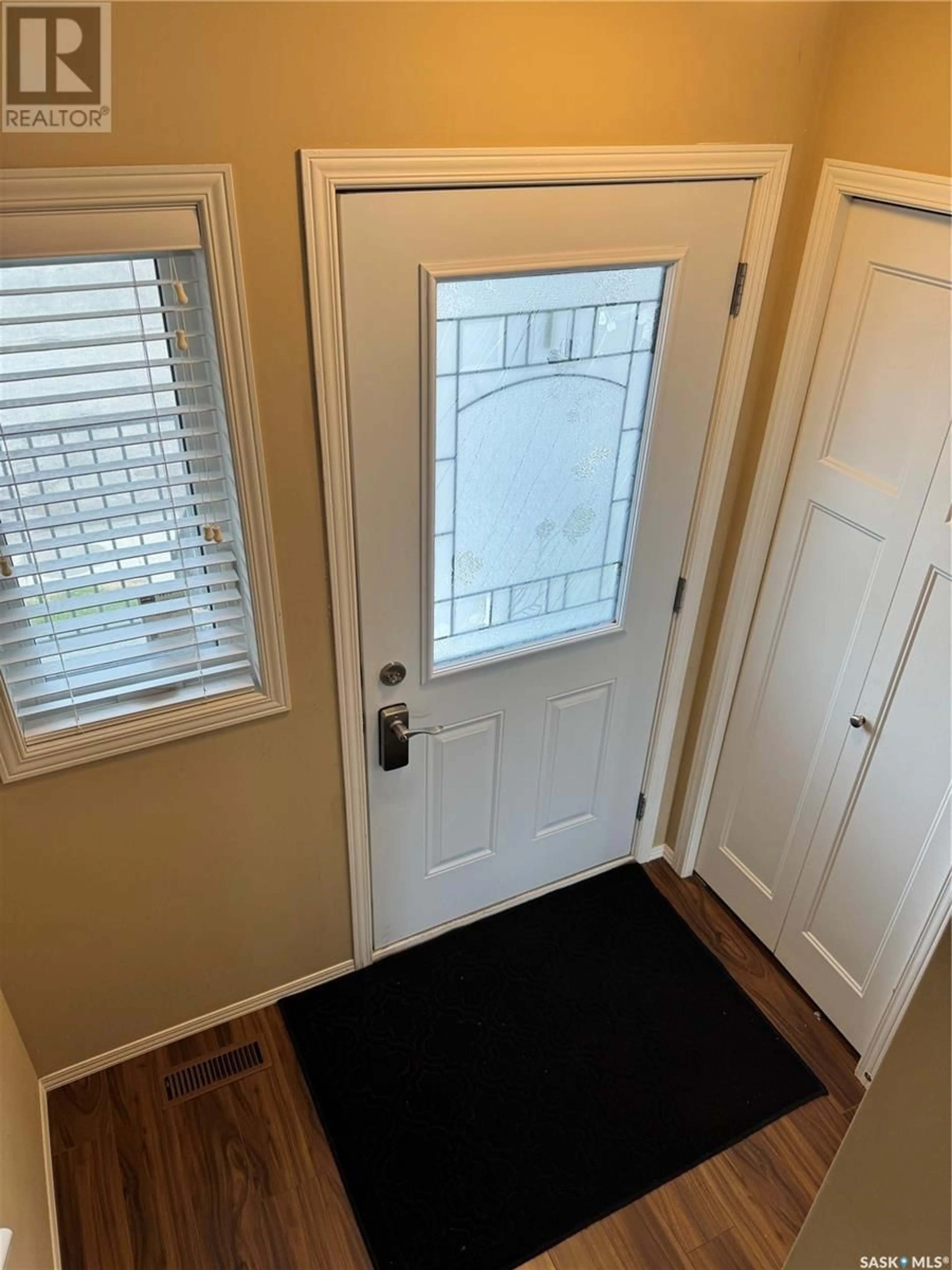 Indoor entryway for 115 - 312 DALGLEISH LINK, Saskatoon Saskatchewan S7W0N5