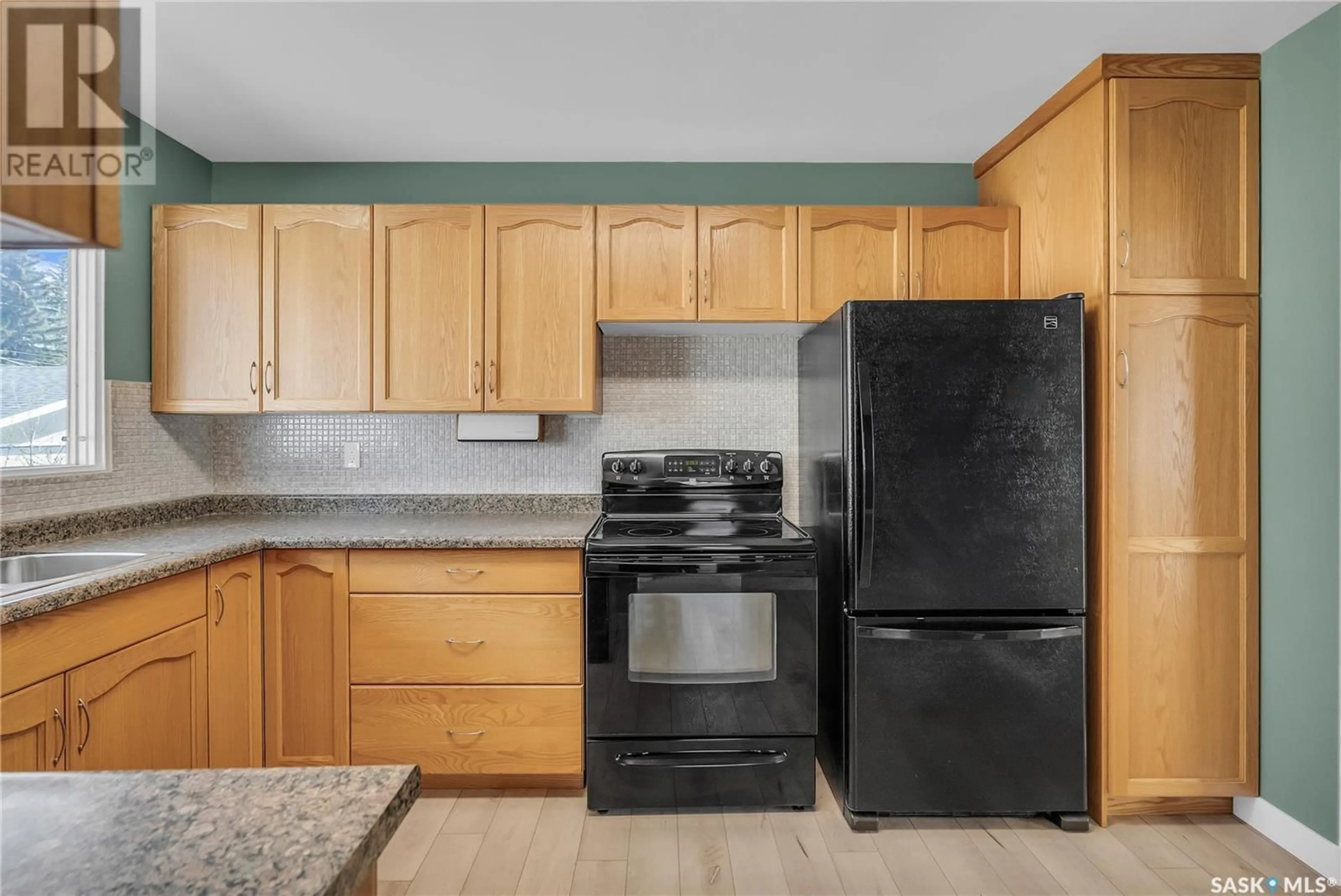 Standard kitchen, unknown for 2509 IRVINE AVENUE, Saskatoon Saskatchewan S7J2A9