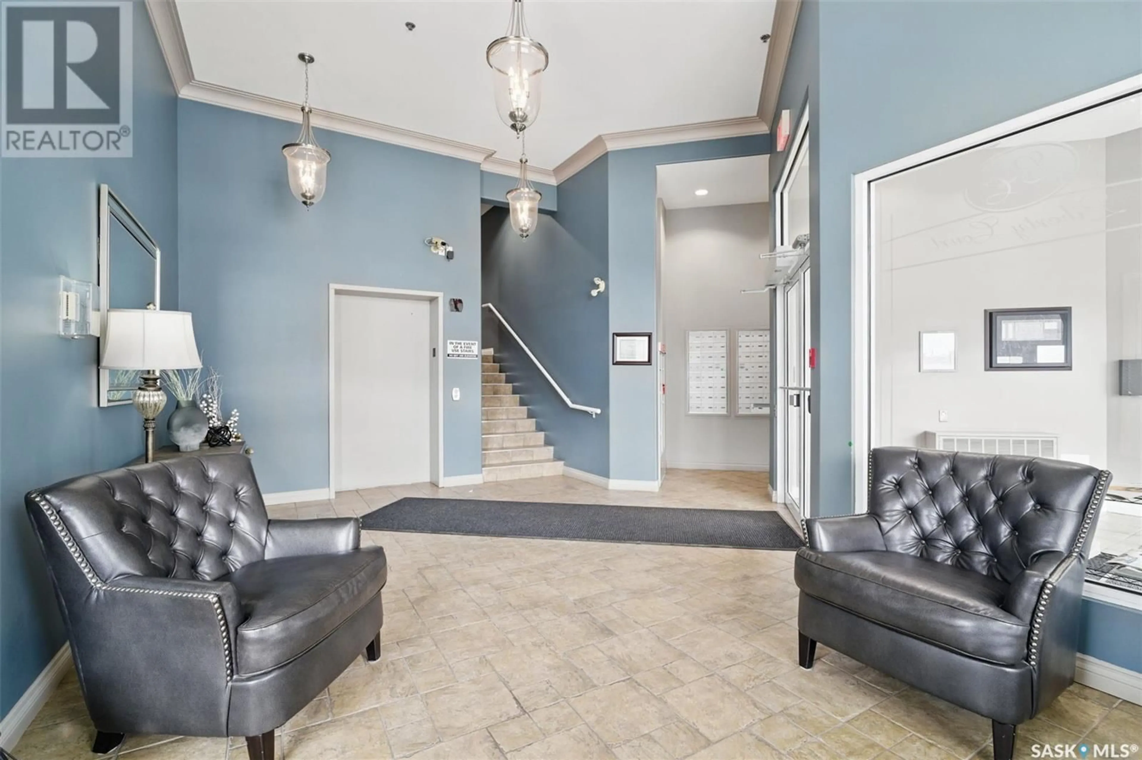 Indoor foyer for 103 110 ARMISTICE WAY, Saskatoon Saskatchewan S7J5L6