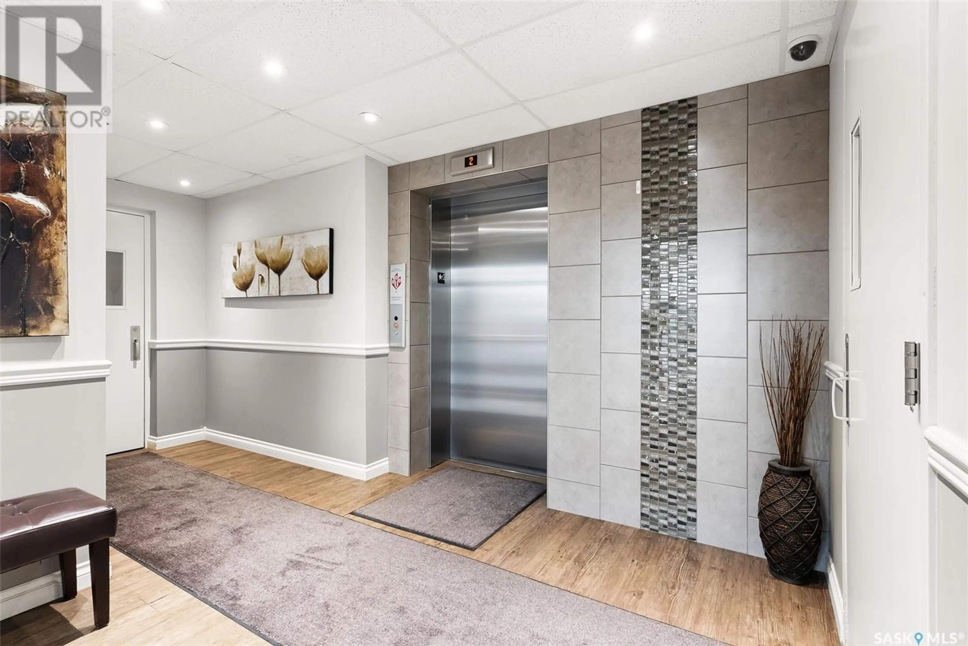 Indoor entryway for 206 - 4570 HARBOUR LANDING DRIVE, Regina Saskatchewan S4W0R8