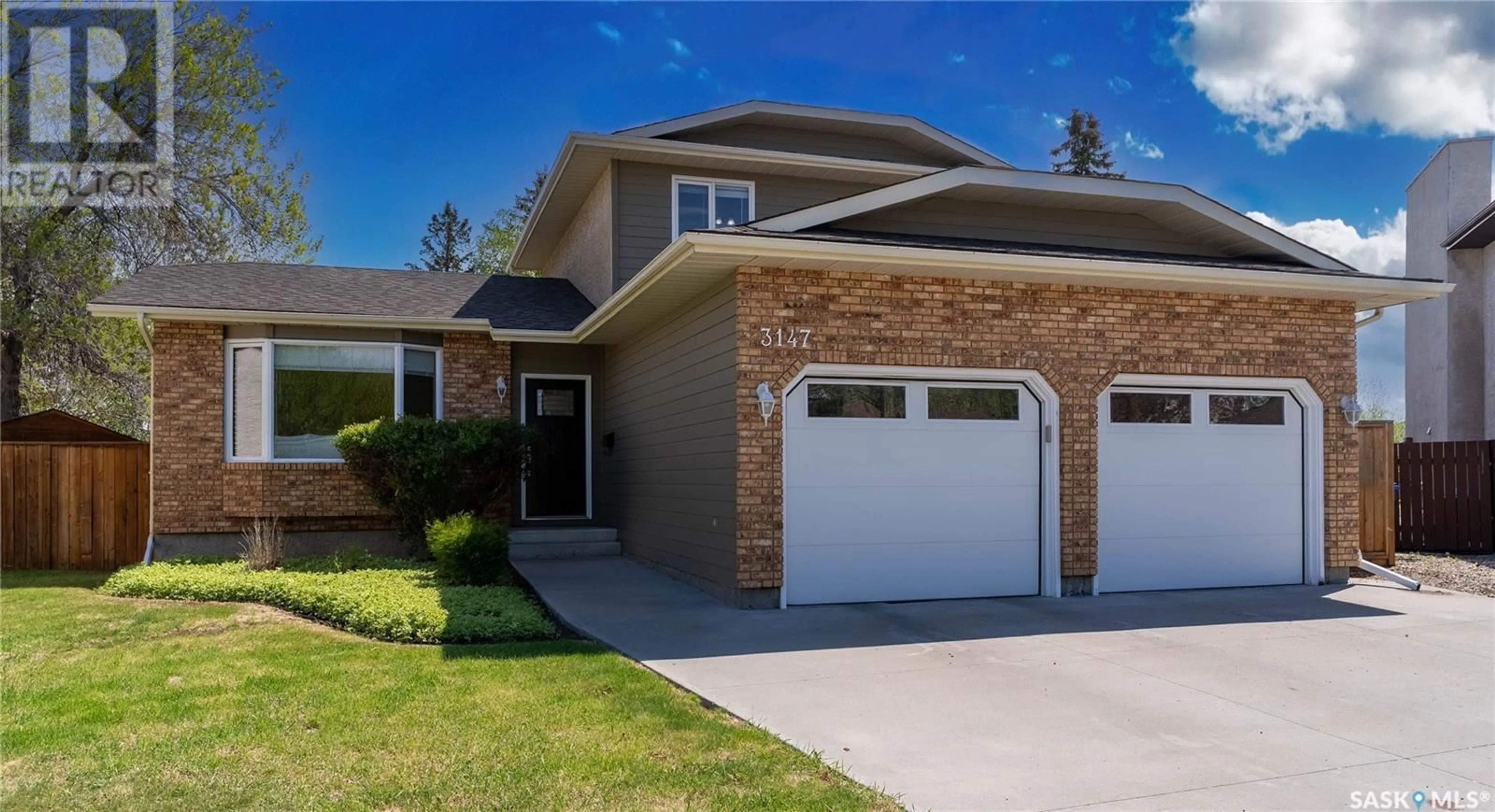 Home with vinyl exterior material, street for 3147 ZECH PLACE, Regina Saskatchewan S4V1Z3