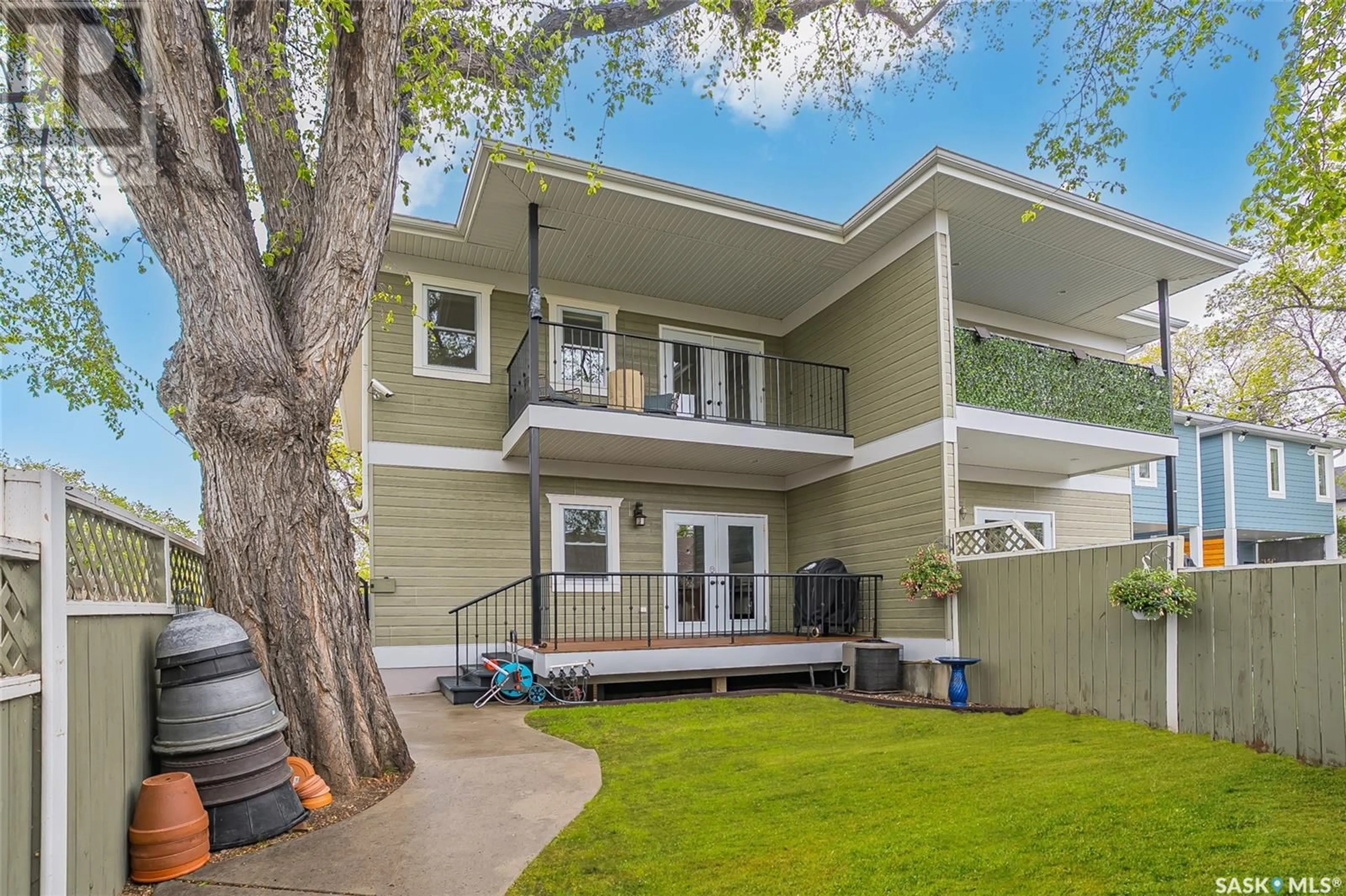 Home with vinyl exterior material, unknown for 1141 MAIN STREET E, Saskatoon Saskatchewan S7H0K8
