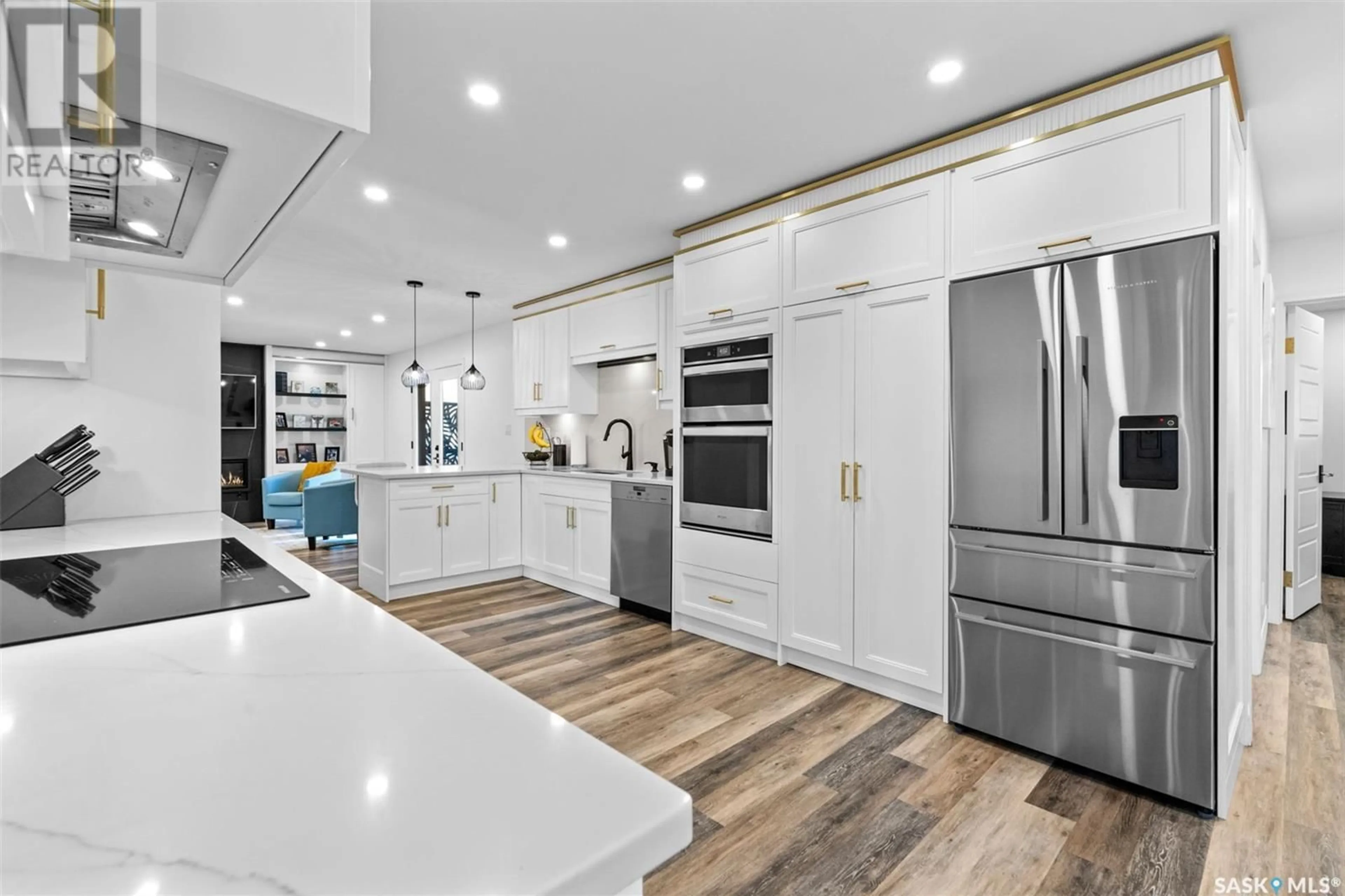 Contemporary kitchen, unknown for 111 BONLI CRESCENT, Saskatoon Saskatchewan S7N4A2