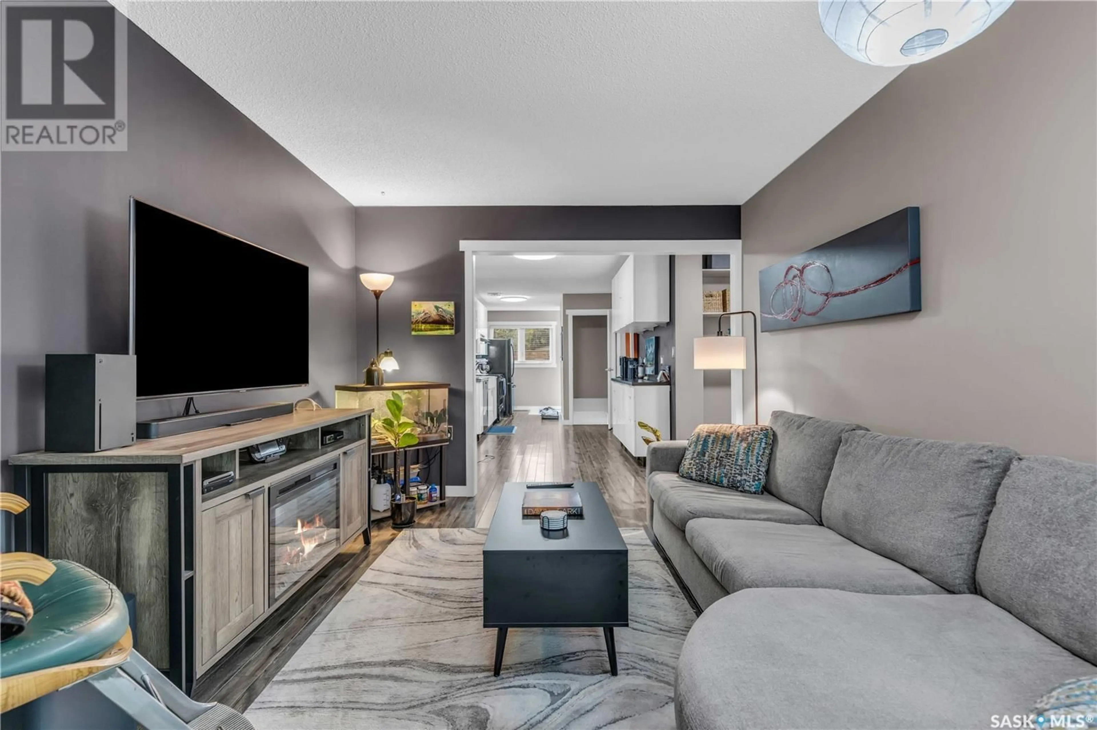 Living room with furniture, unknown for 908 I AVENUE, Saskatoon Saskatchewan S7L2H5