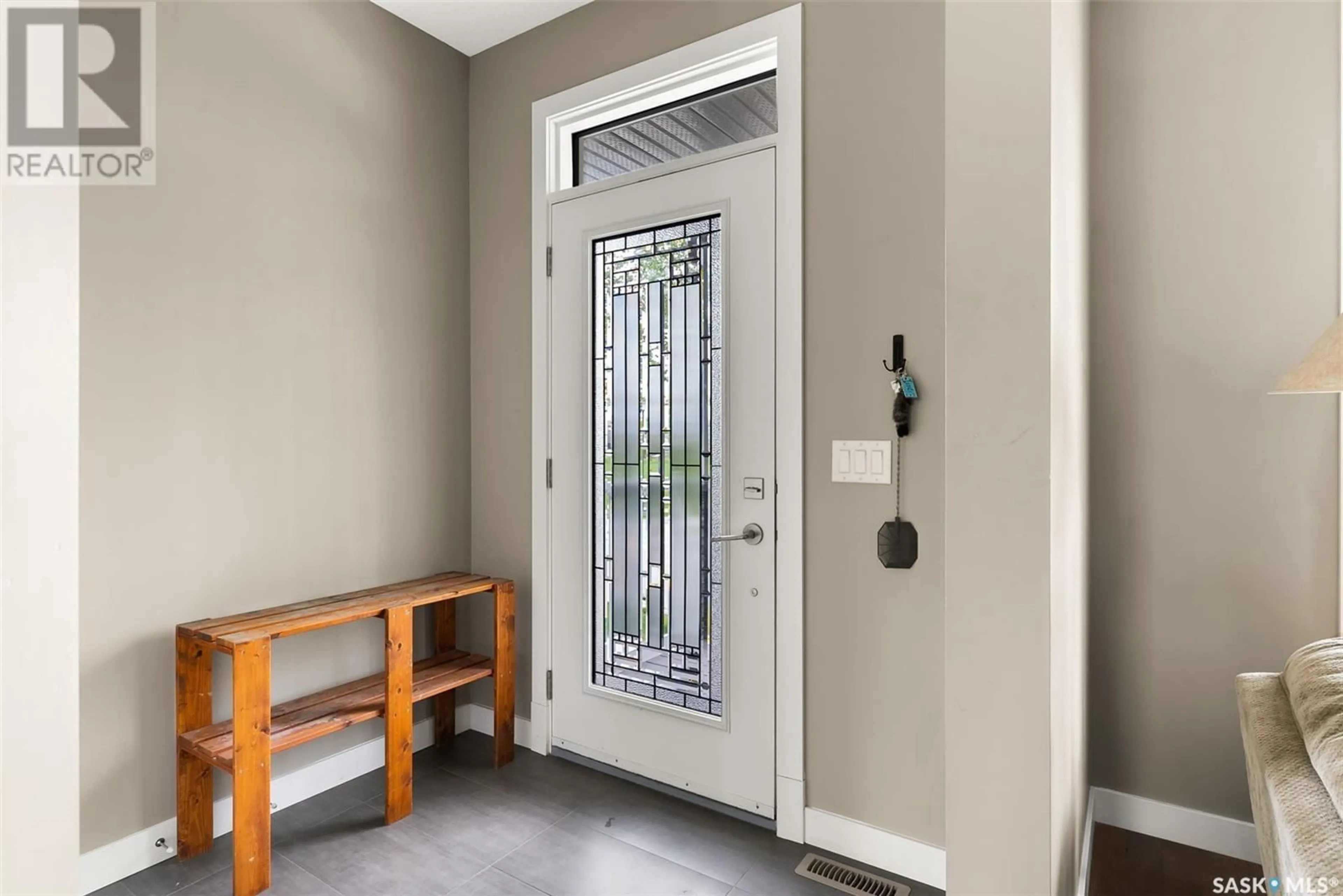 Indoor entryway for 4450 ALBULET DRIVE, Regina Saskatchewan S4W0L6