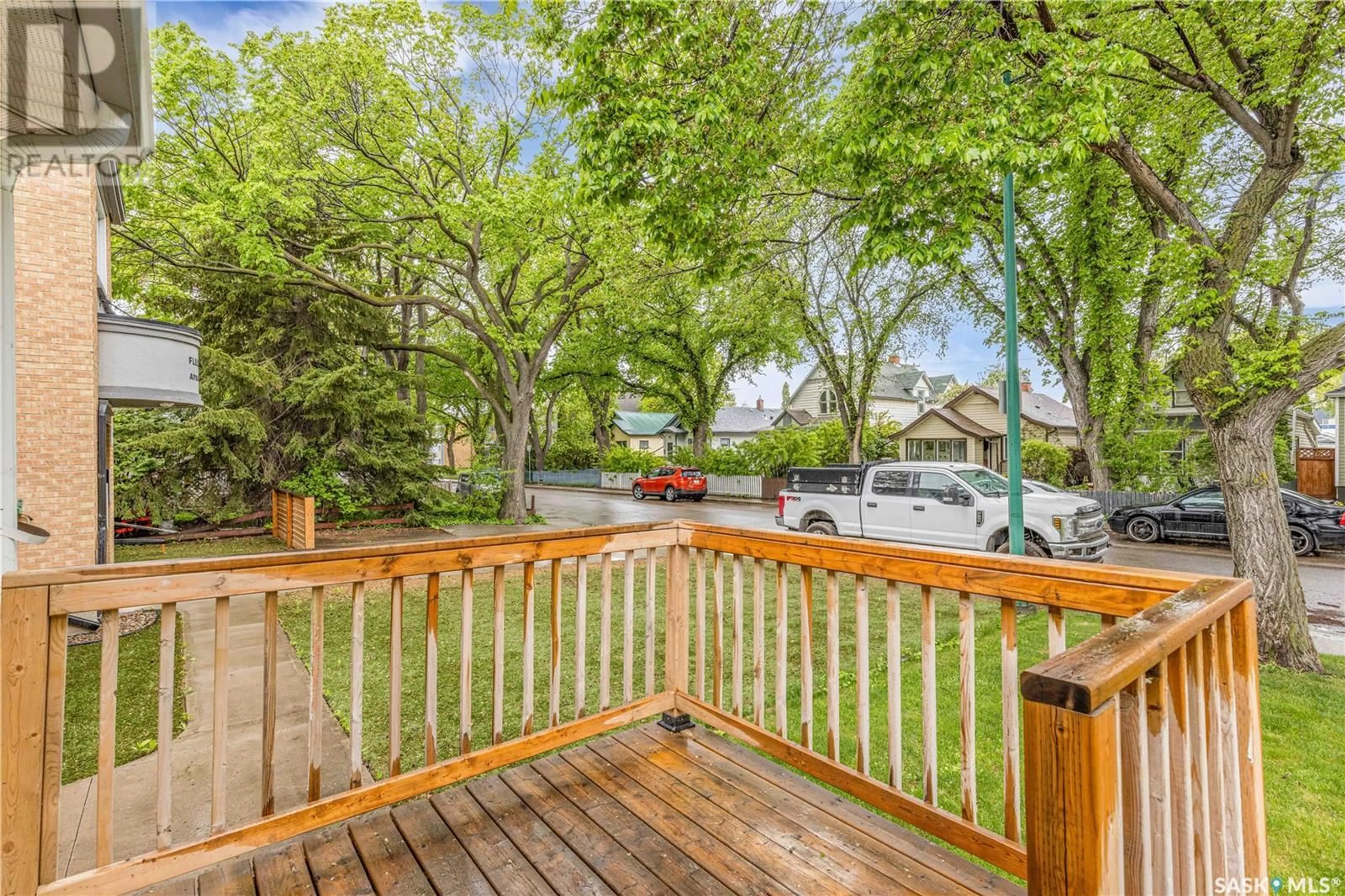 Patio, water/lake/river/ocean view for N - 924 4TH AVENUE, Saskatoon Saskatchewan S7K2N6
