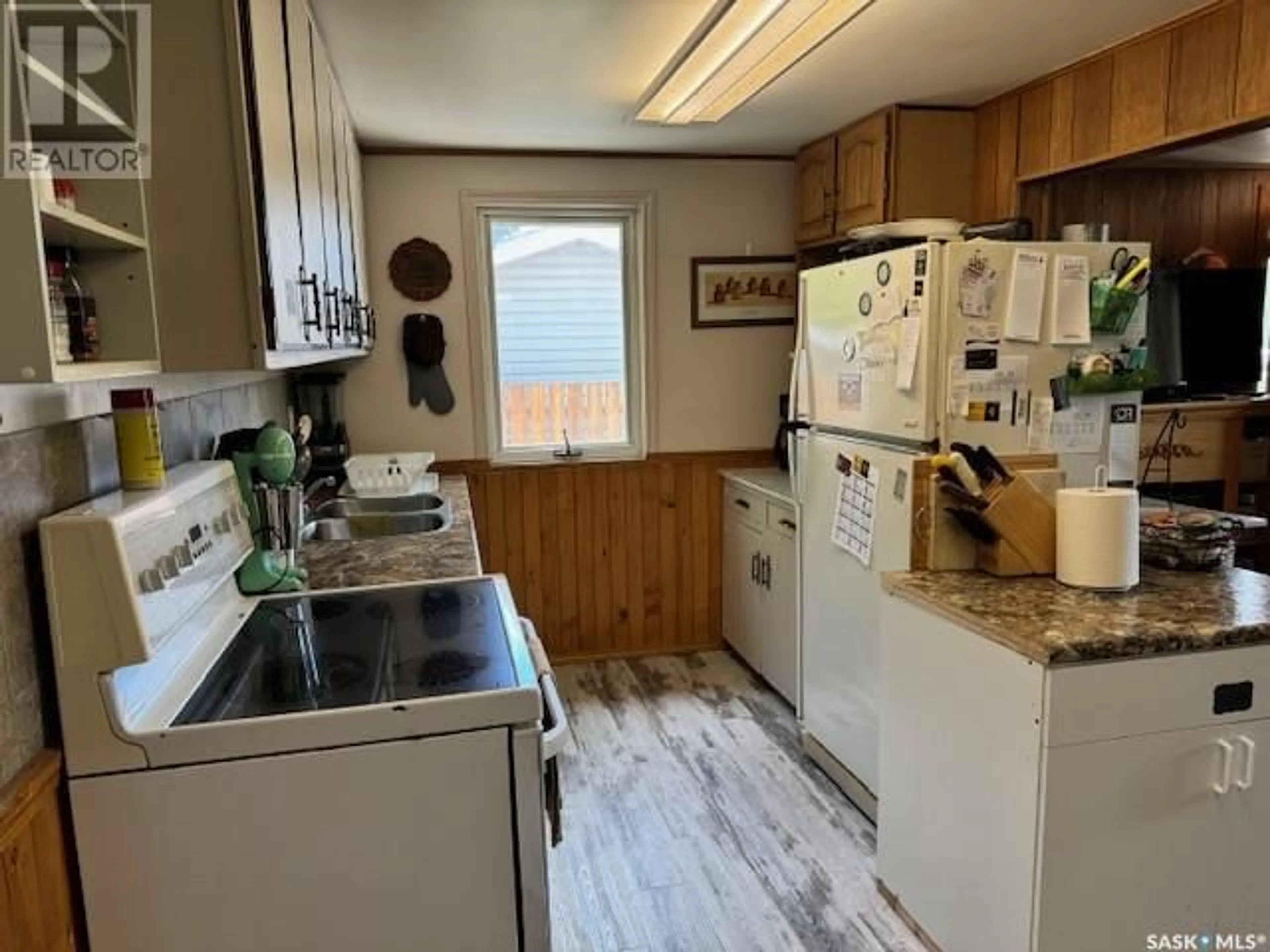 Standard kitchen, unknown for 9031 HUNTS COVE CRESCENT, Cochin Saskatchewan S0M0L0