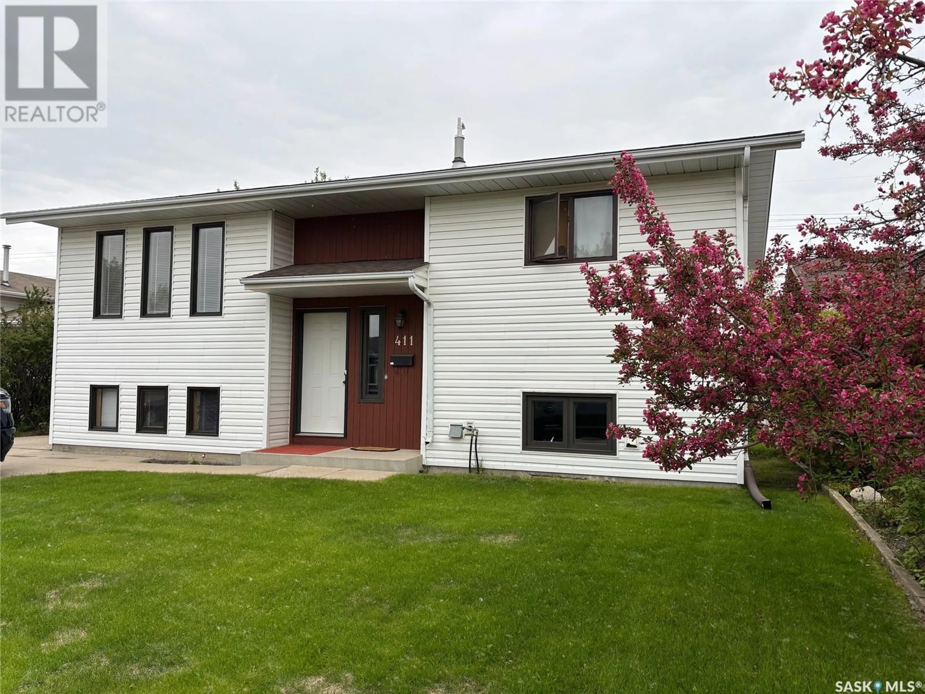 Home with vinyl exterior material, unknown for 411 KENDERDINE DRIVE, Saskatoon Saskatchewan S7N3S2