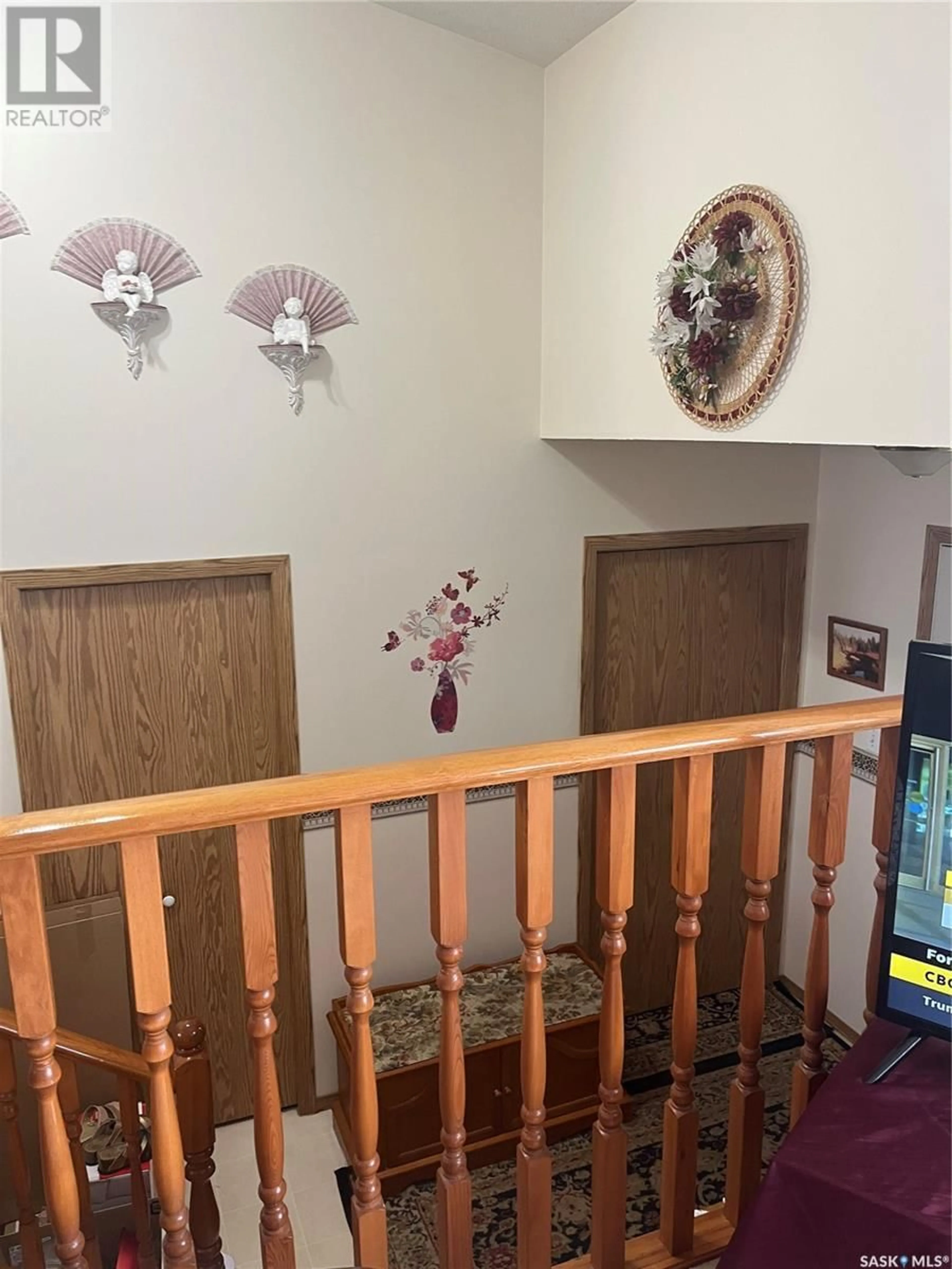 Indoor foyer for 2 MOONEY PLACE, Prince Albert Saskatchewan S6V8C4