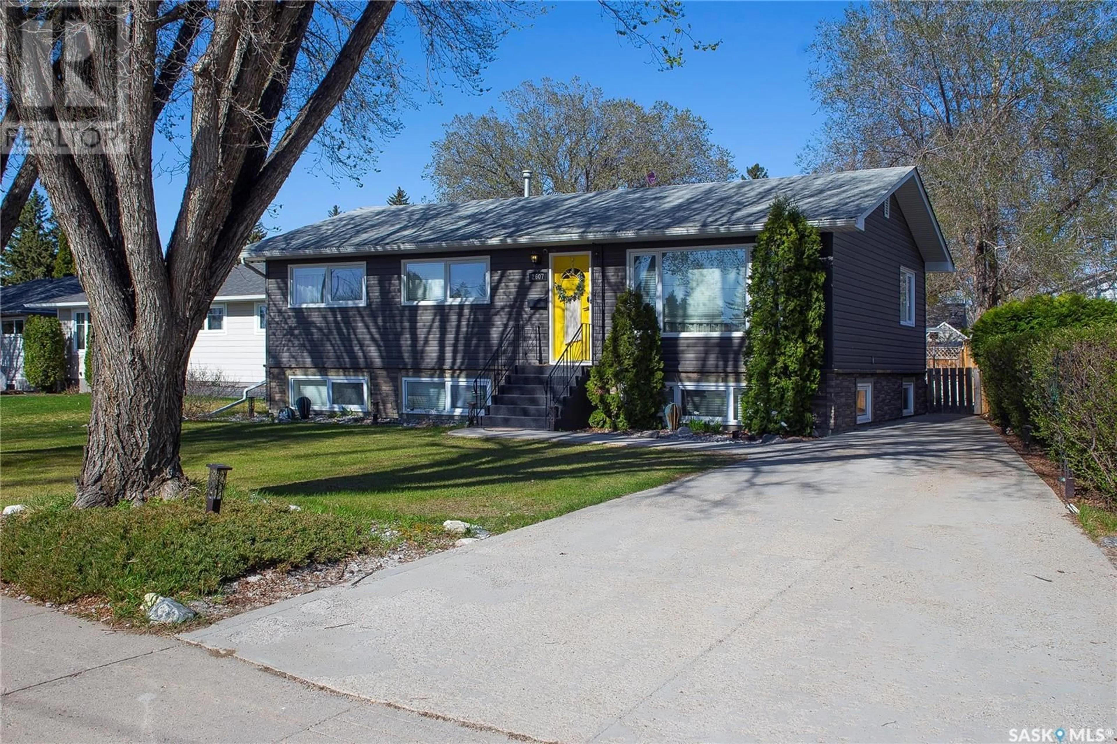 Home with vinyl exterior material, street for S - 2607 CUMBERLAND AVENUE, Saskatoon Saskatchewan S7J2A3