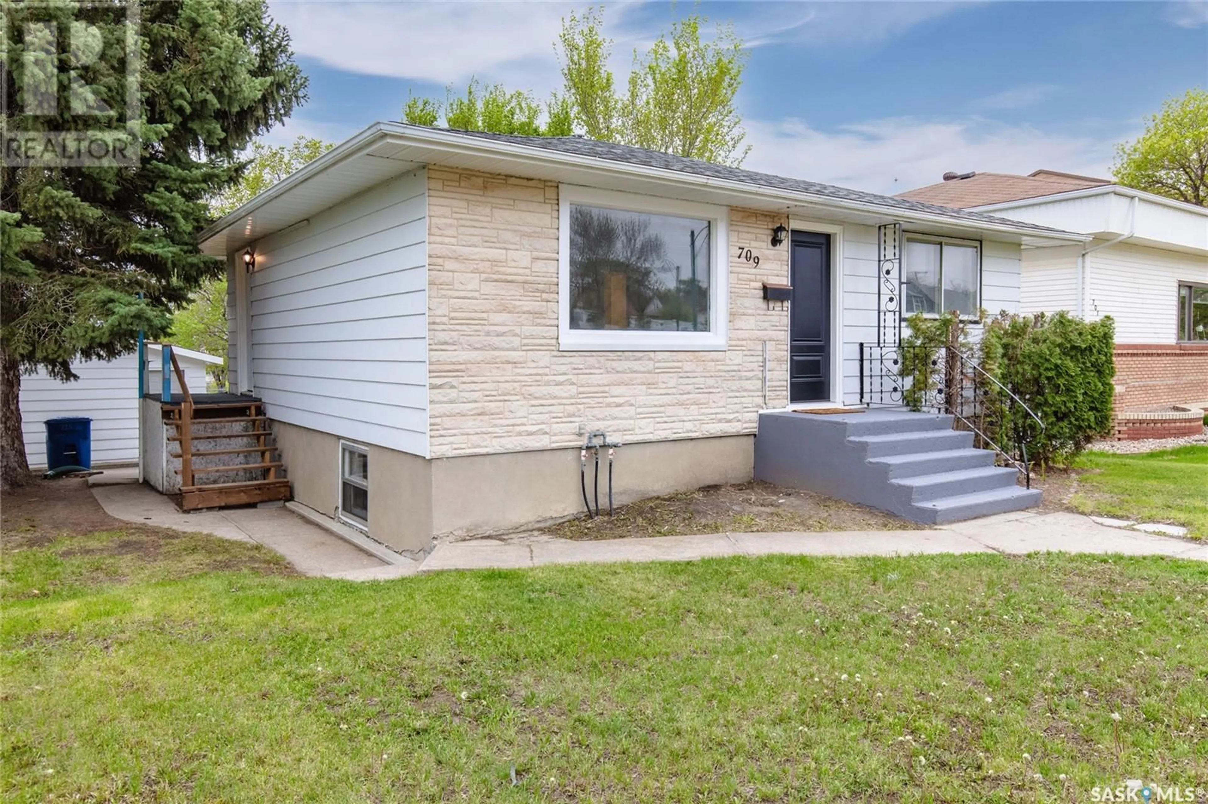 Unknown for 709 FAIRFORD STREET E, Moose Jaw Saskatchewan S6H0G1