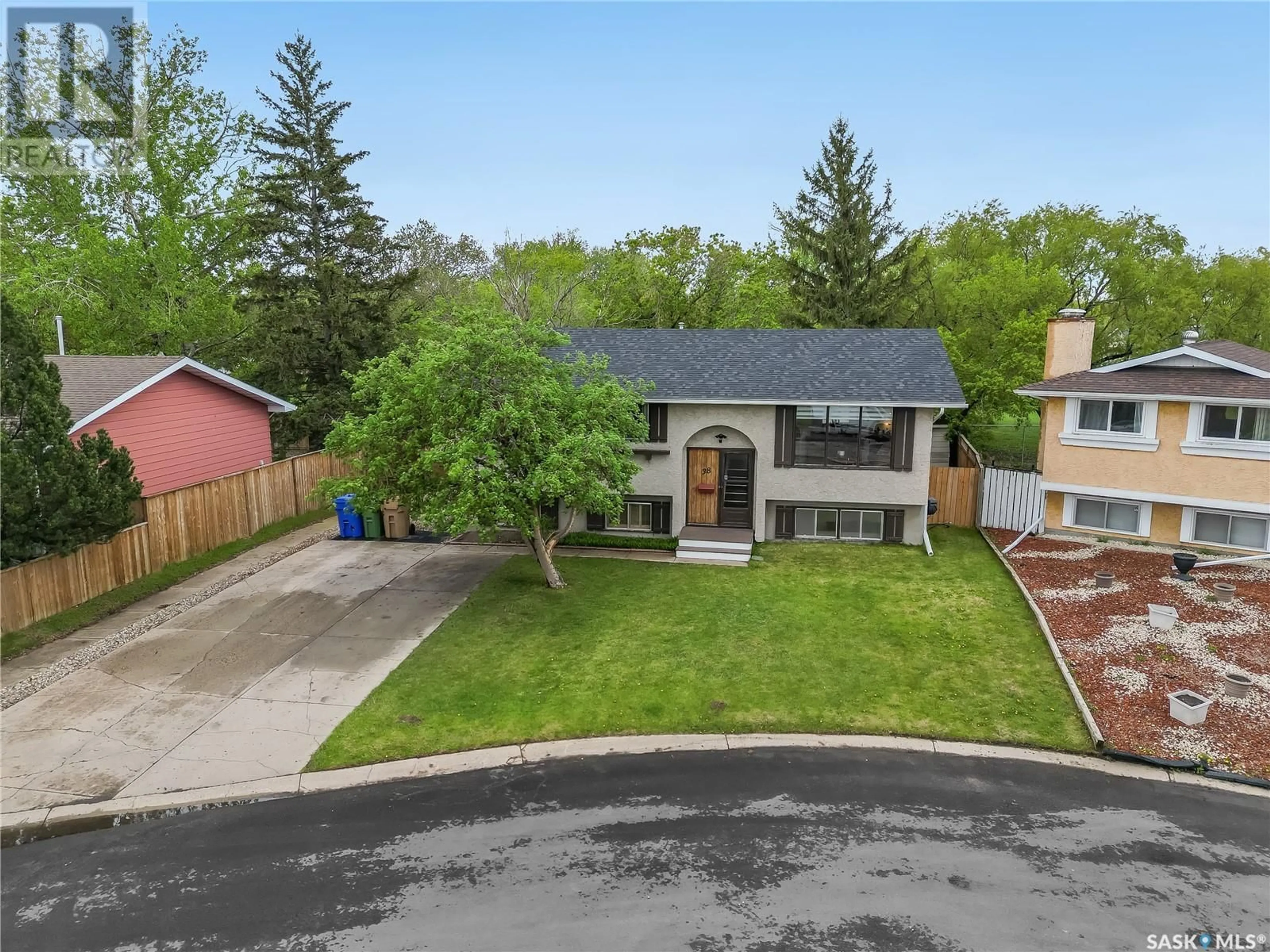 A pic from outside/outdoor area/front of a property/back of a property/a pic from drone, street for 38 YINGST BAY, Regina Saskatchewan S4N5B6
