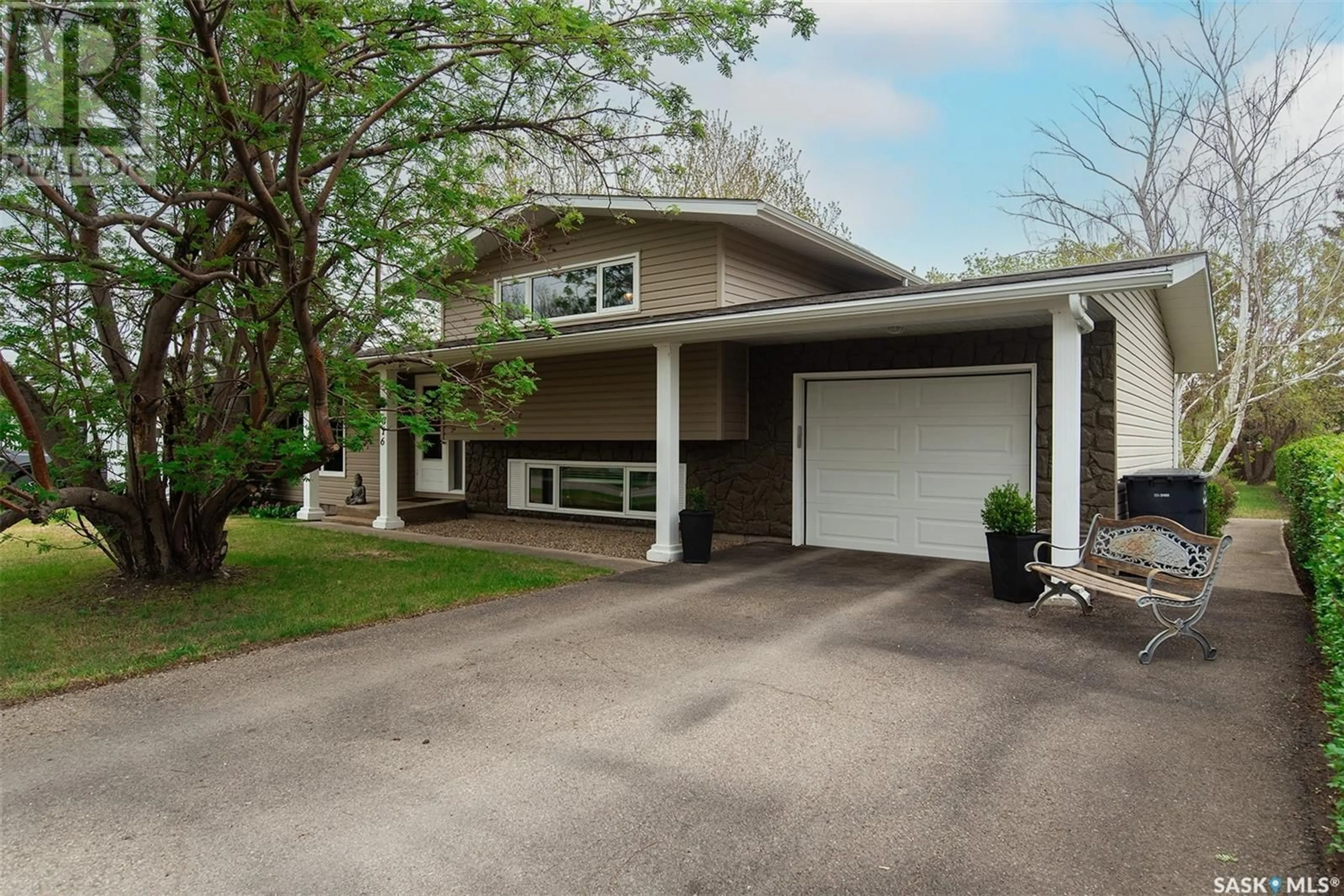 Home with vinyl exterior material, street for 316 8TH STREET, Wynyard Saskatchewan S0A4T0