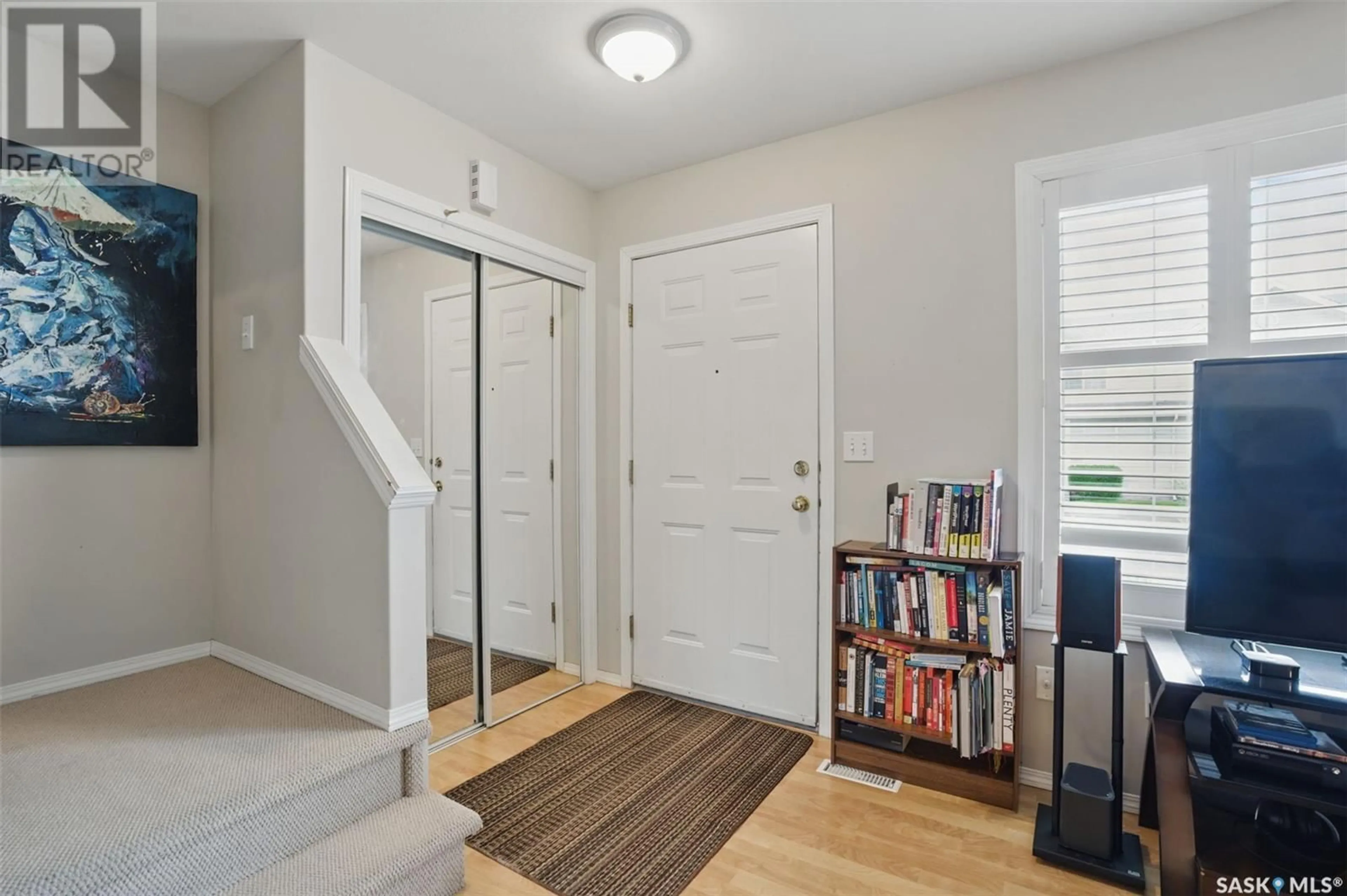 Indoor entryway for 815 - 249 KRISTJANSON ROAD, Saskatoon Saskatchewan S7S1M6