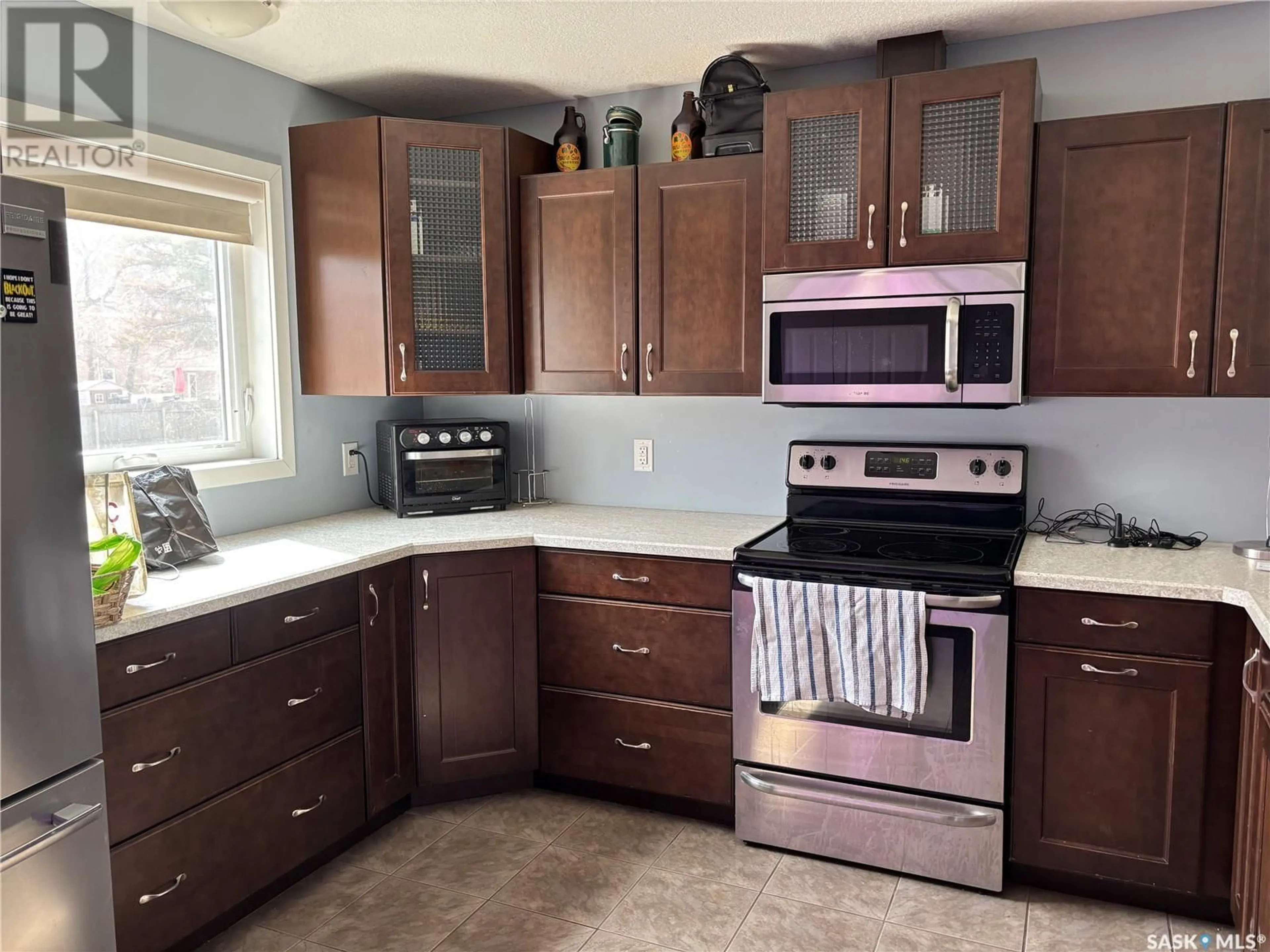Unknown for 802 PARK AVENUE, Weyburn Saskatchewan S4H0K2