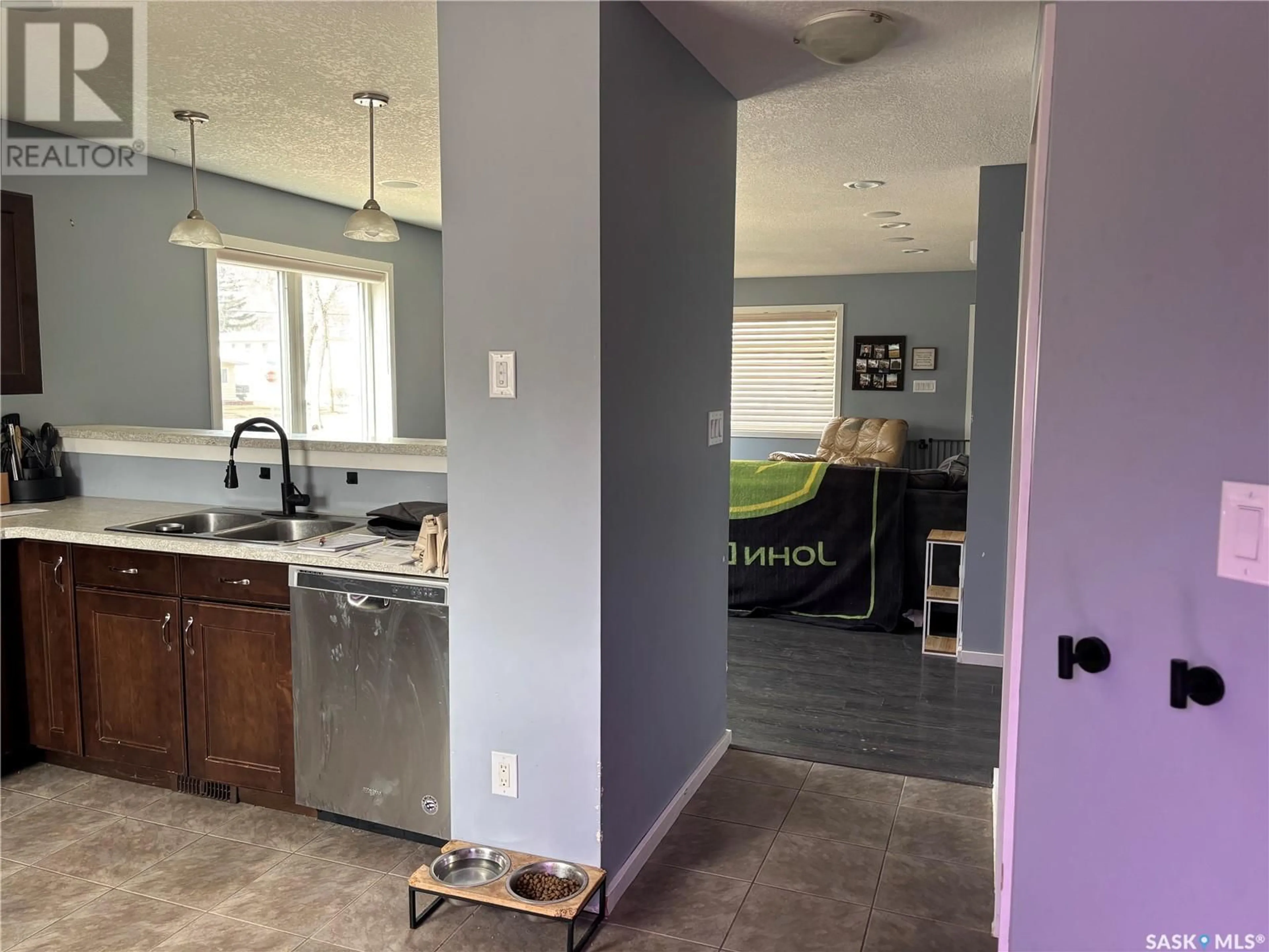 Open concept kitchen, ceramic/tile floor for 802 PARK AVENUE, Weyburn Saskatchewan S4H0K2