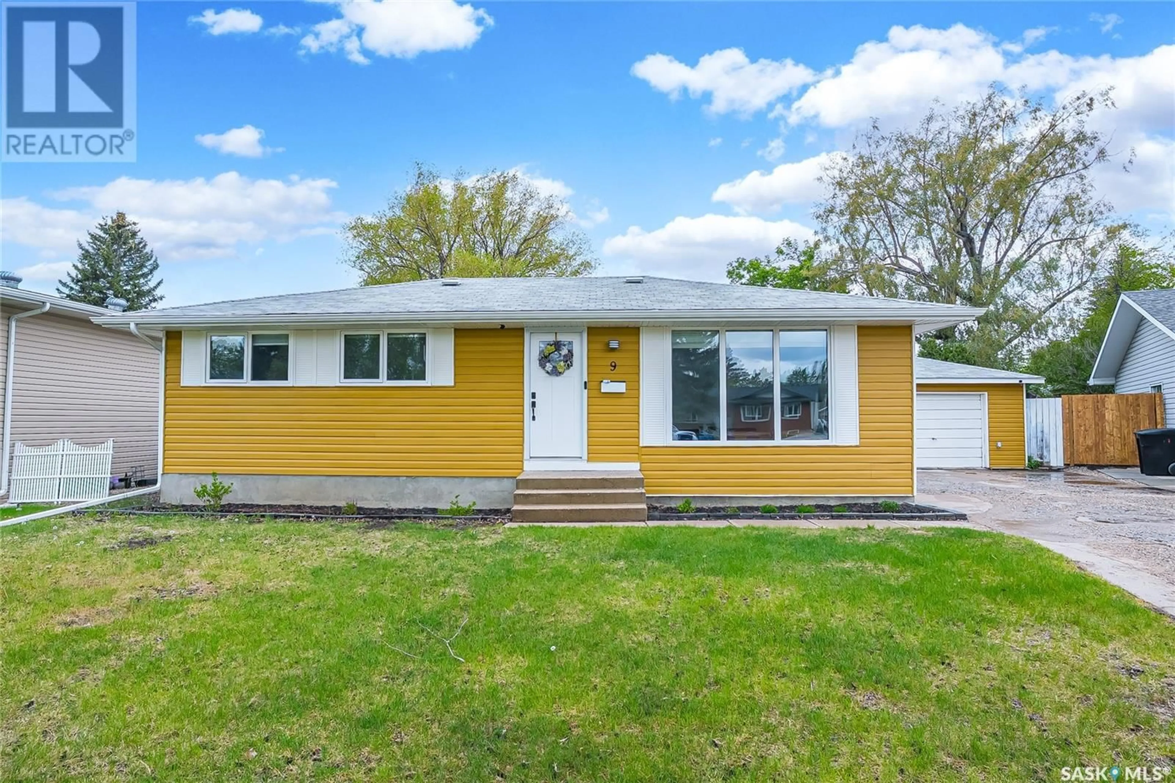 Home with vinyl exterior material, street for 9 BOW COURT, Saskatoon Saskatchewan S7K1H9