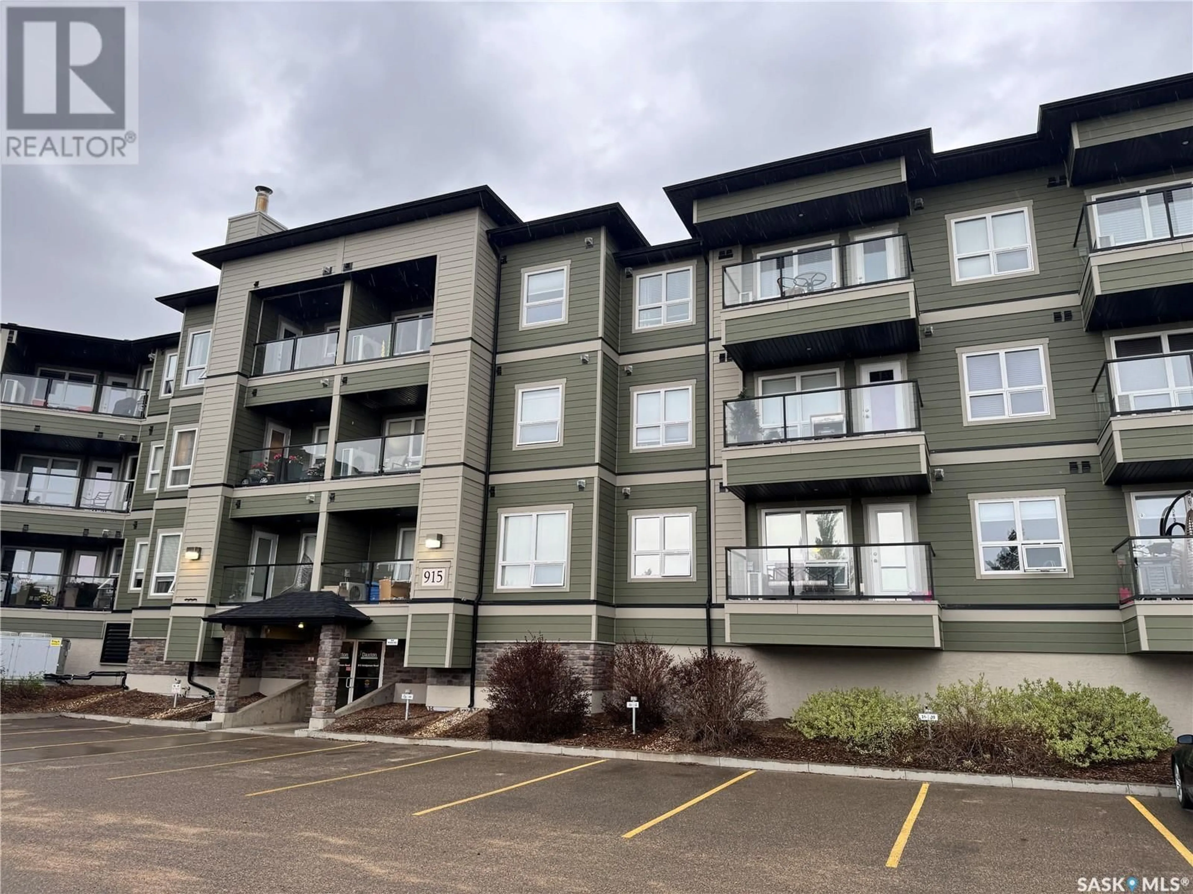 A pic from outside/outdoor area/front of a property/back of a property/a pic from drone, building for 915 - 221 KRISTJANSON ROAD, Saskatoon Saskatchewan S7S0B1