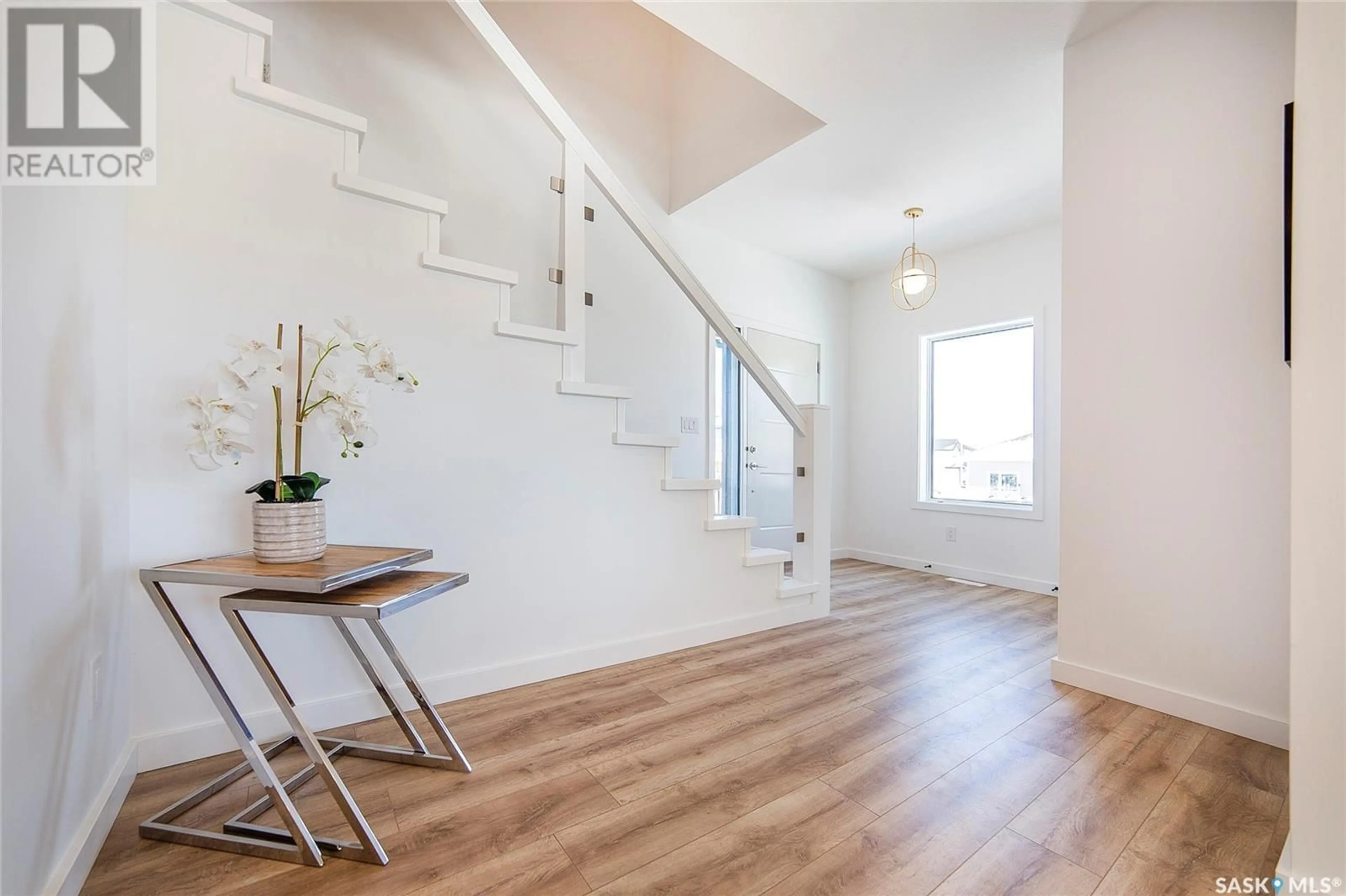 Indoor entryway for 131 KENASCHUK CRESCENT, Saskatoon Saskatchewan S7W0Y3