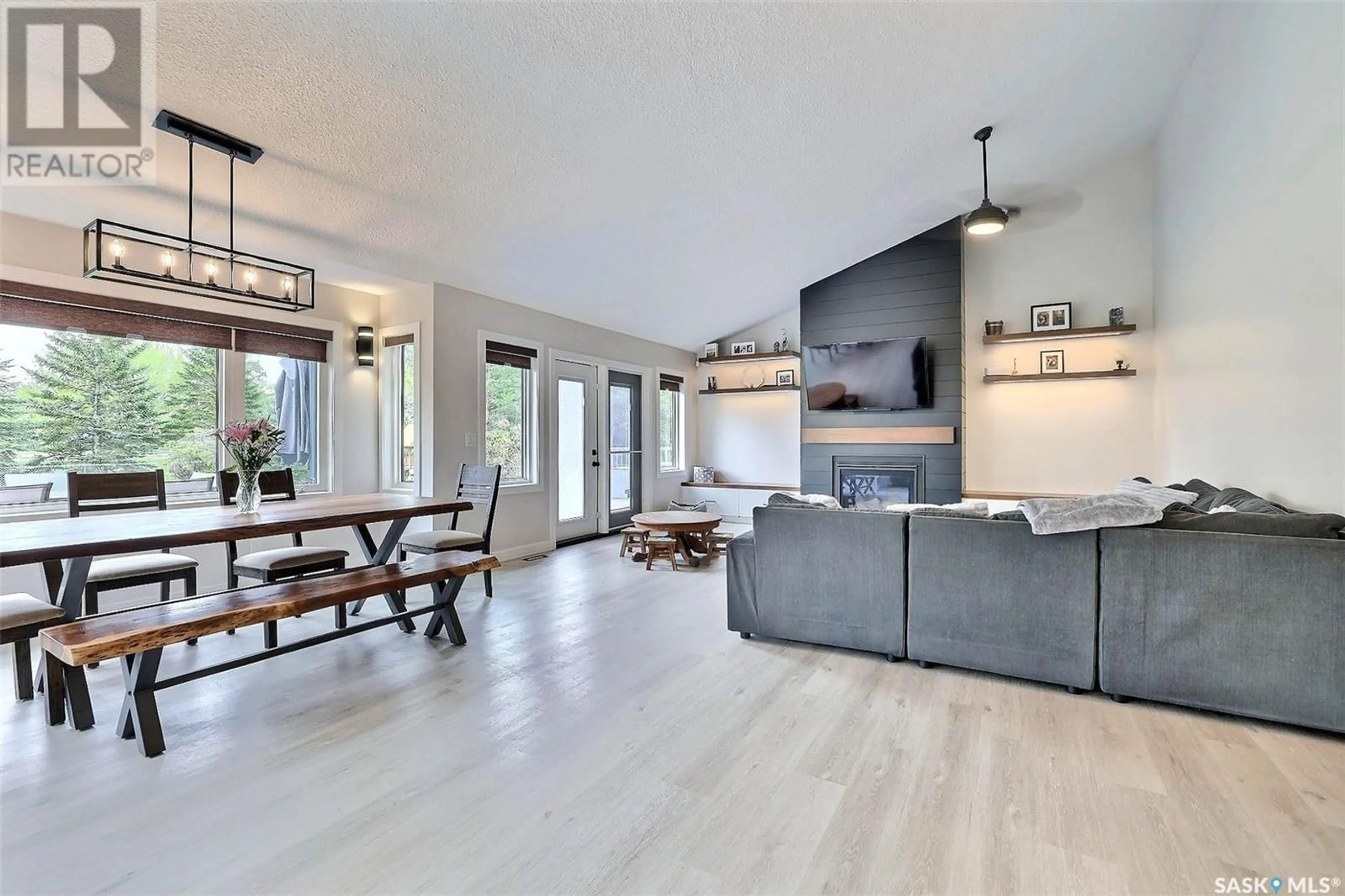 Open concept kitchen, unknown for 6 PALMER CRESCENT, Edenwold Rm No. 158 Saskatchewan S4L1A3