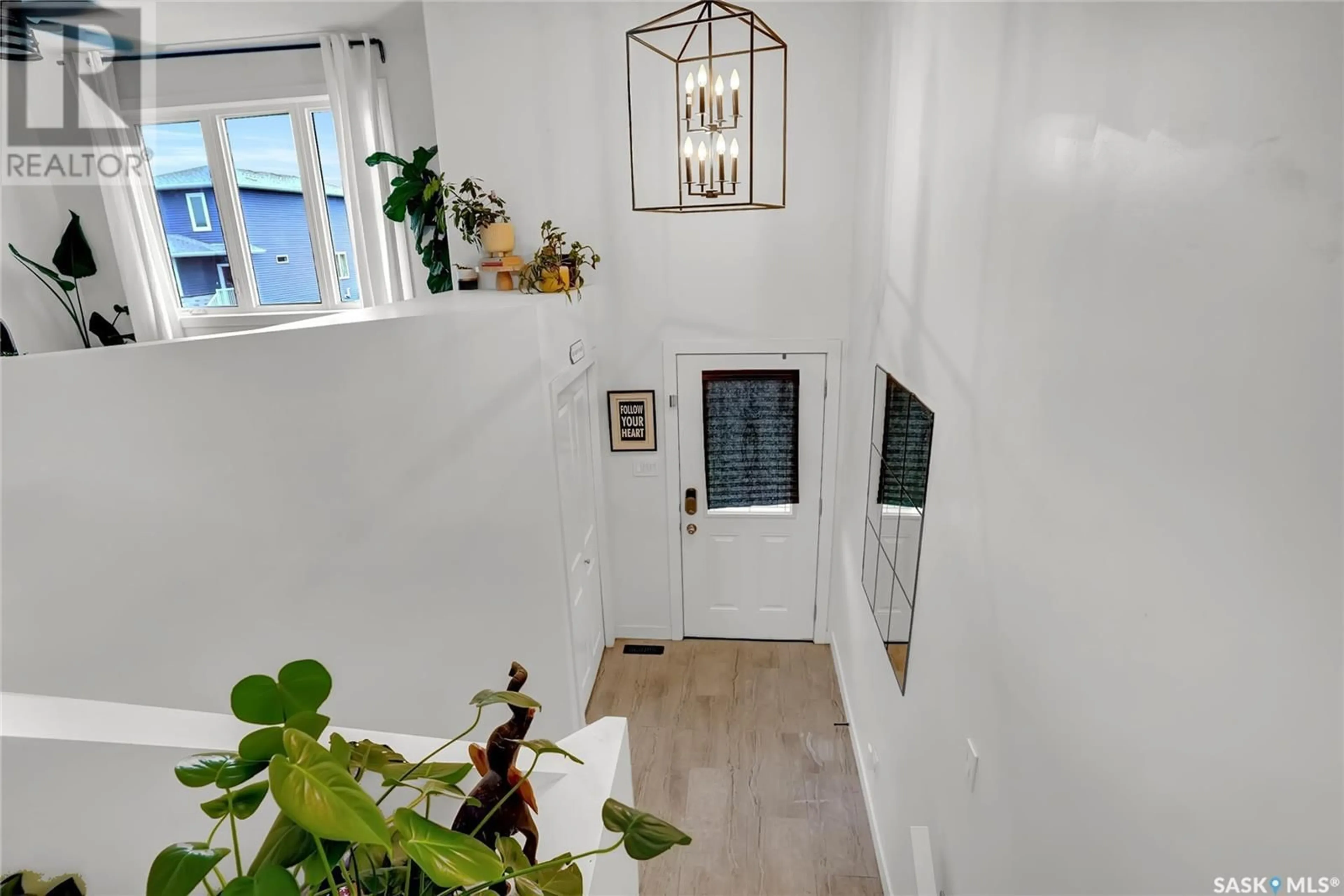 Indoor entryway for 80 BRIGHAM ROAD, Moose Jaw Saskatchewan S6K0A7