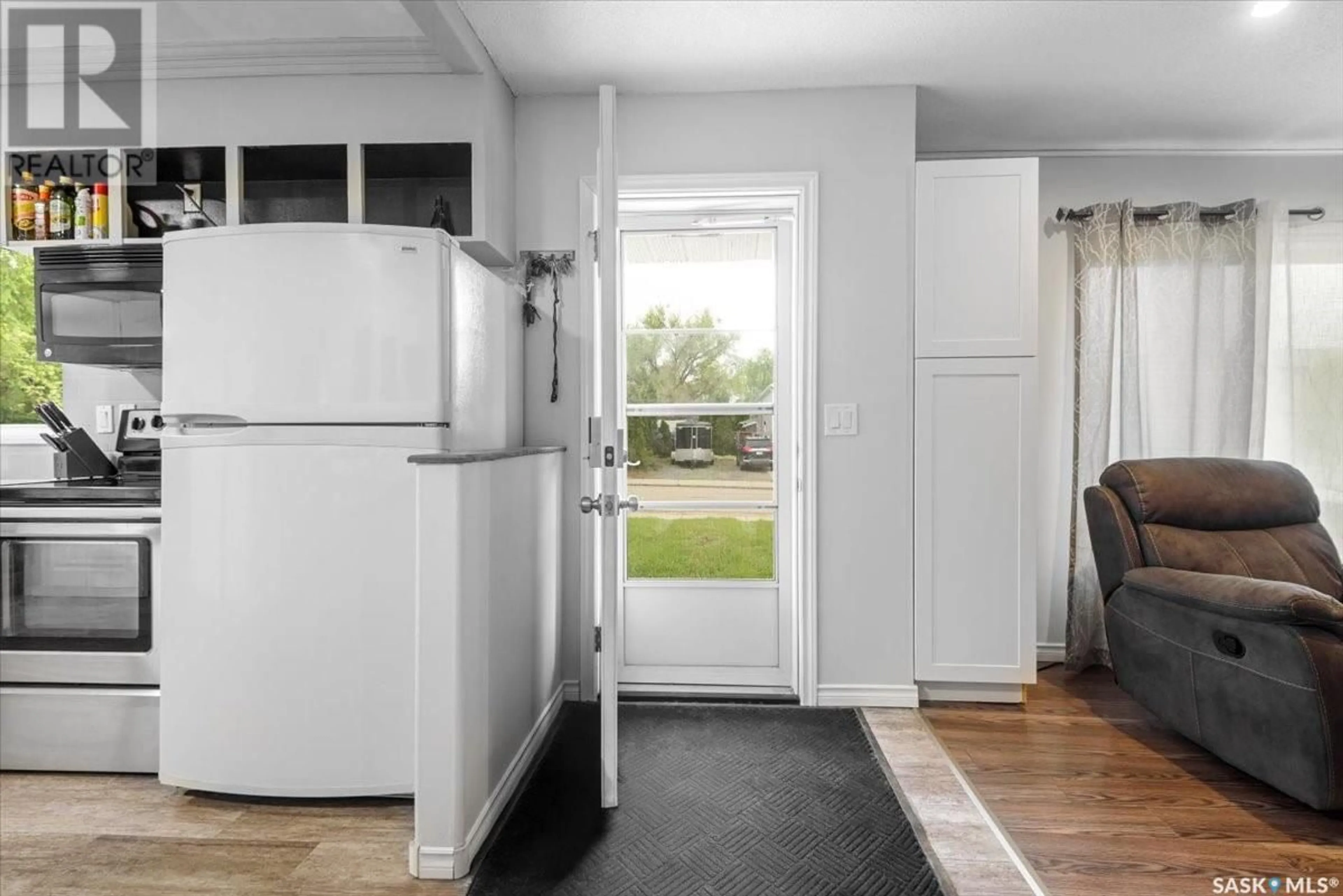 Indoor entryway for 345 FORGET STREET, Regina Saskatchewan S4R4X7