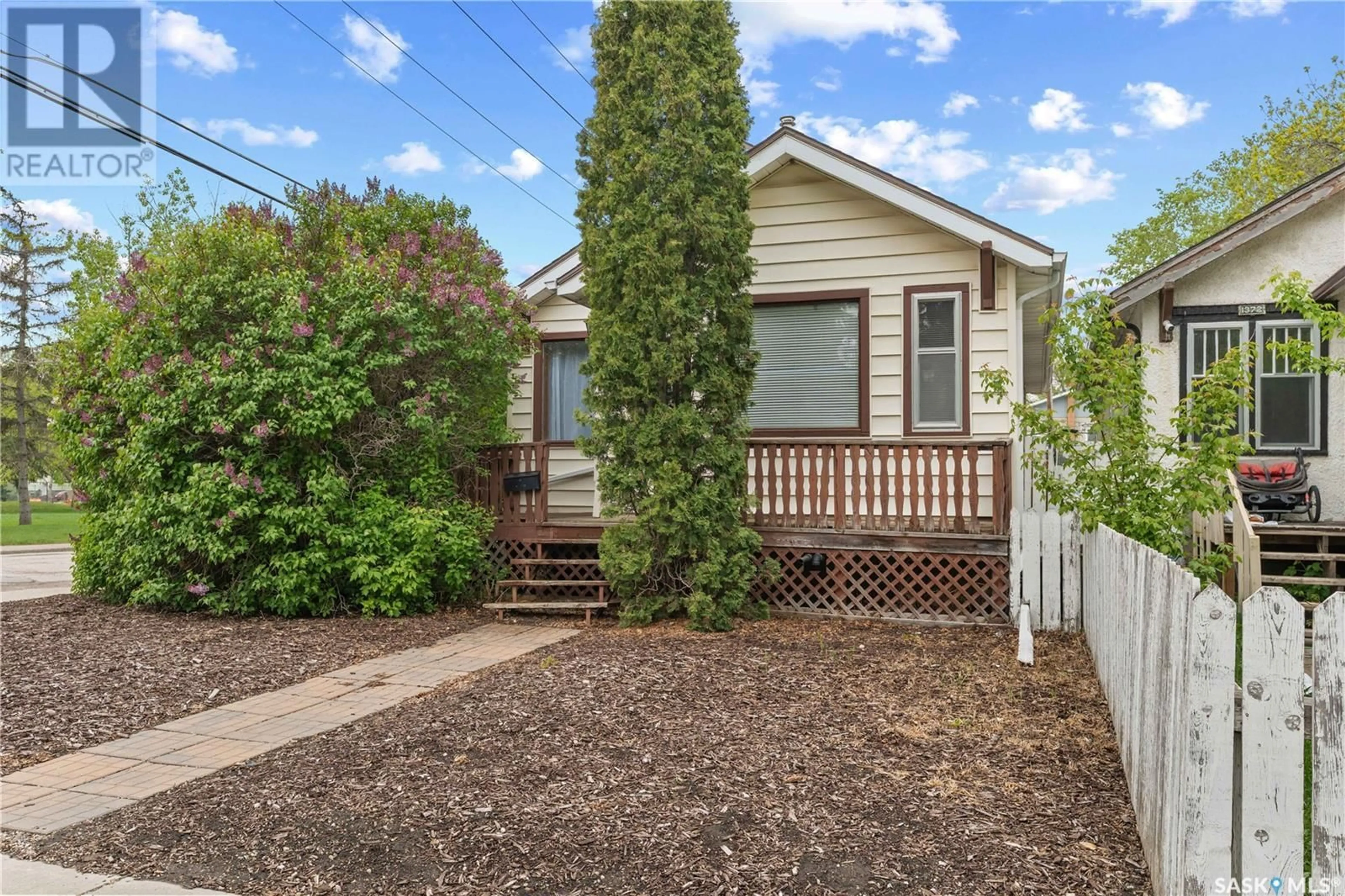 Home with vinyl exterior material, street for 1376 ATHOL STREET, Regina Saskatchewan S4T3C5