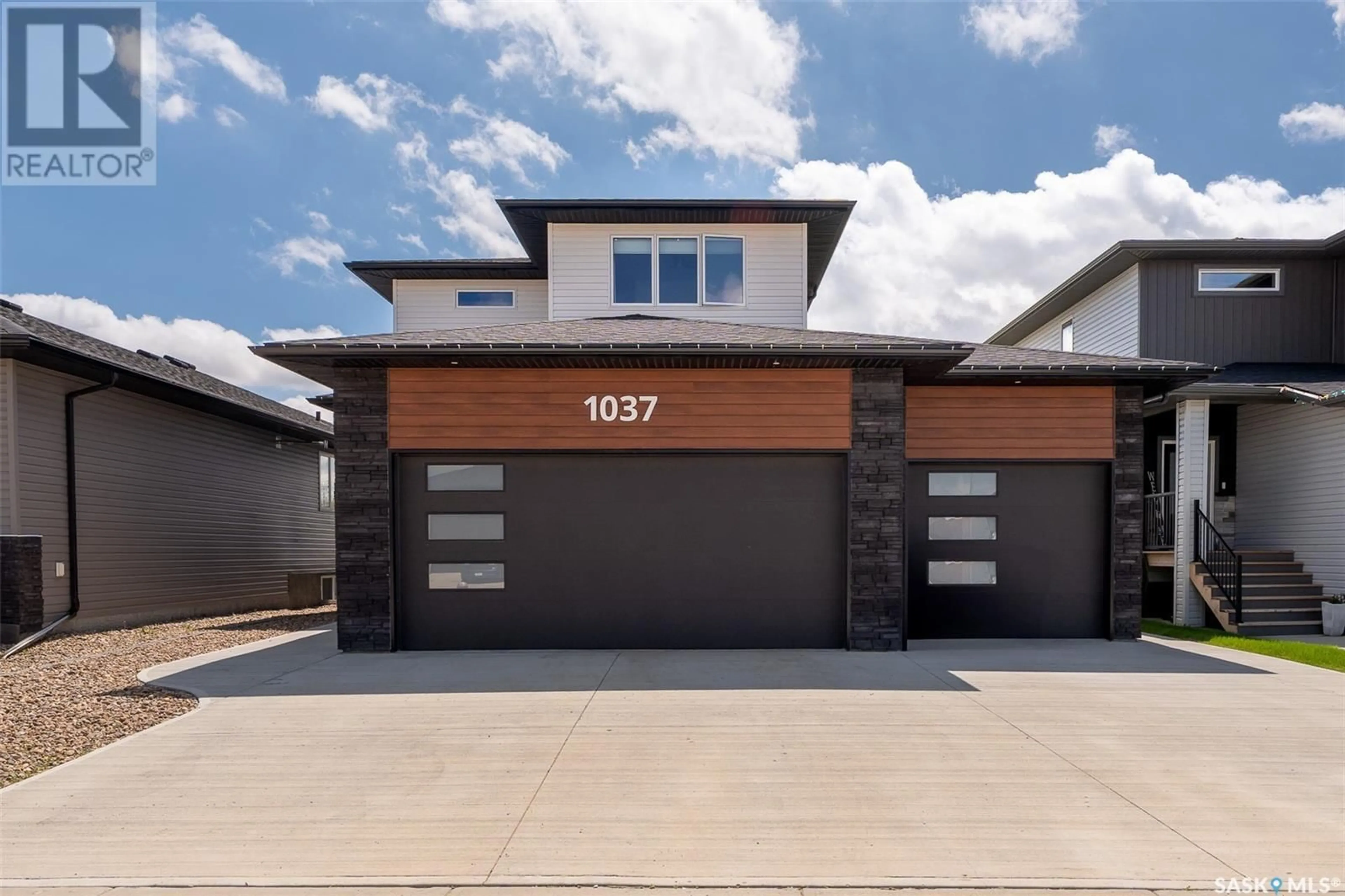 Unknown for 1037 MAPLEWOOD DRIVE, Moose Jaw Saskatchewan S6J0E4