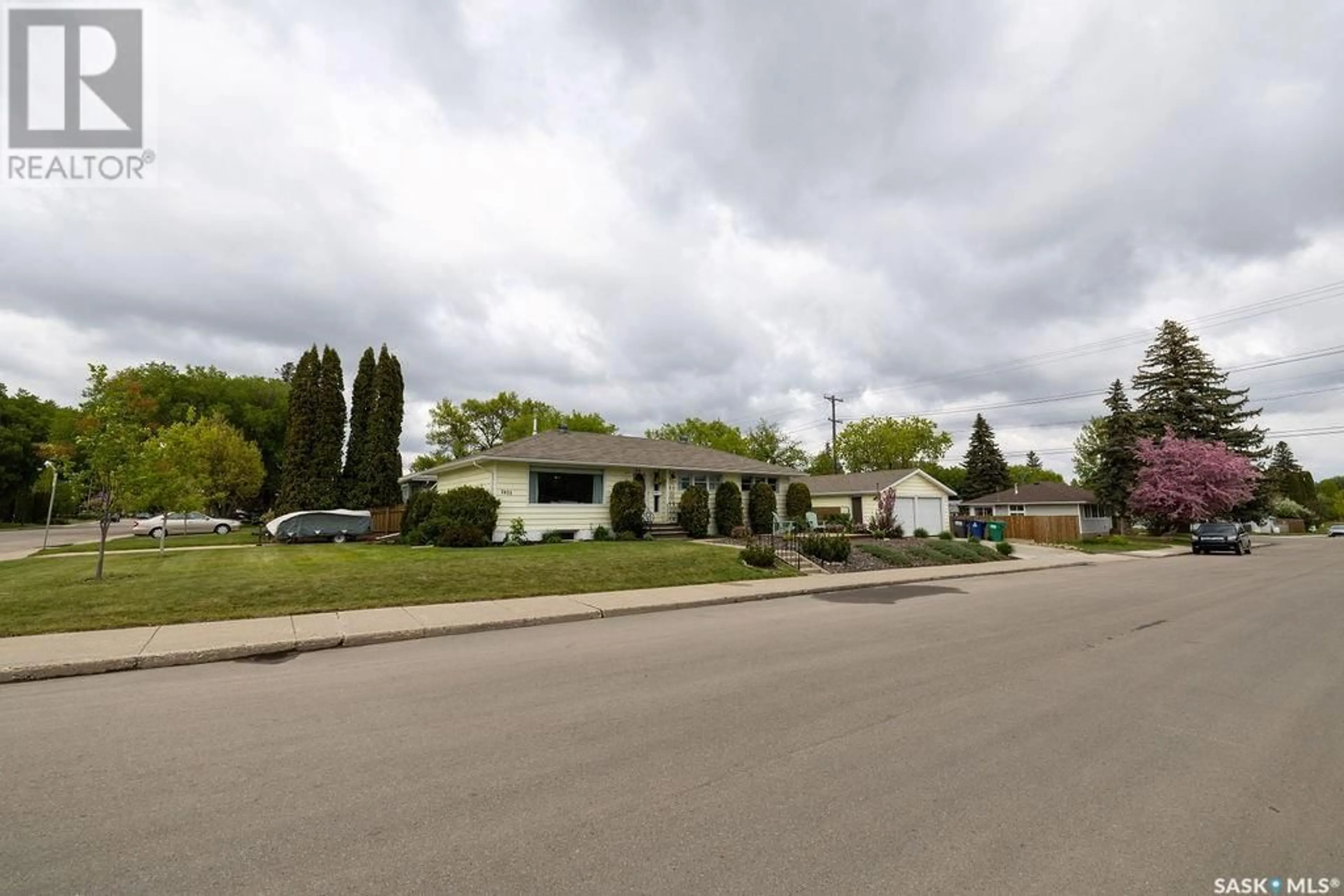 Unknown for 2433 BROADWAY AVENUE, Saskatoon Saskatchewan S7J0Z1