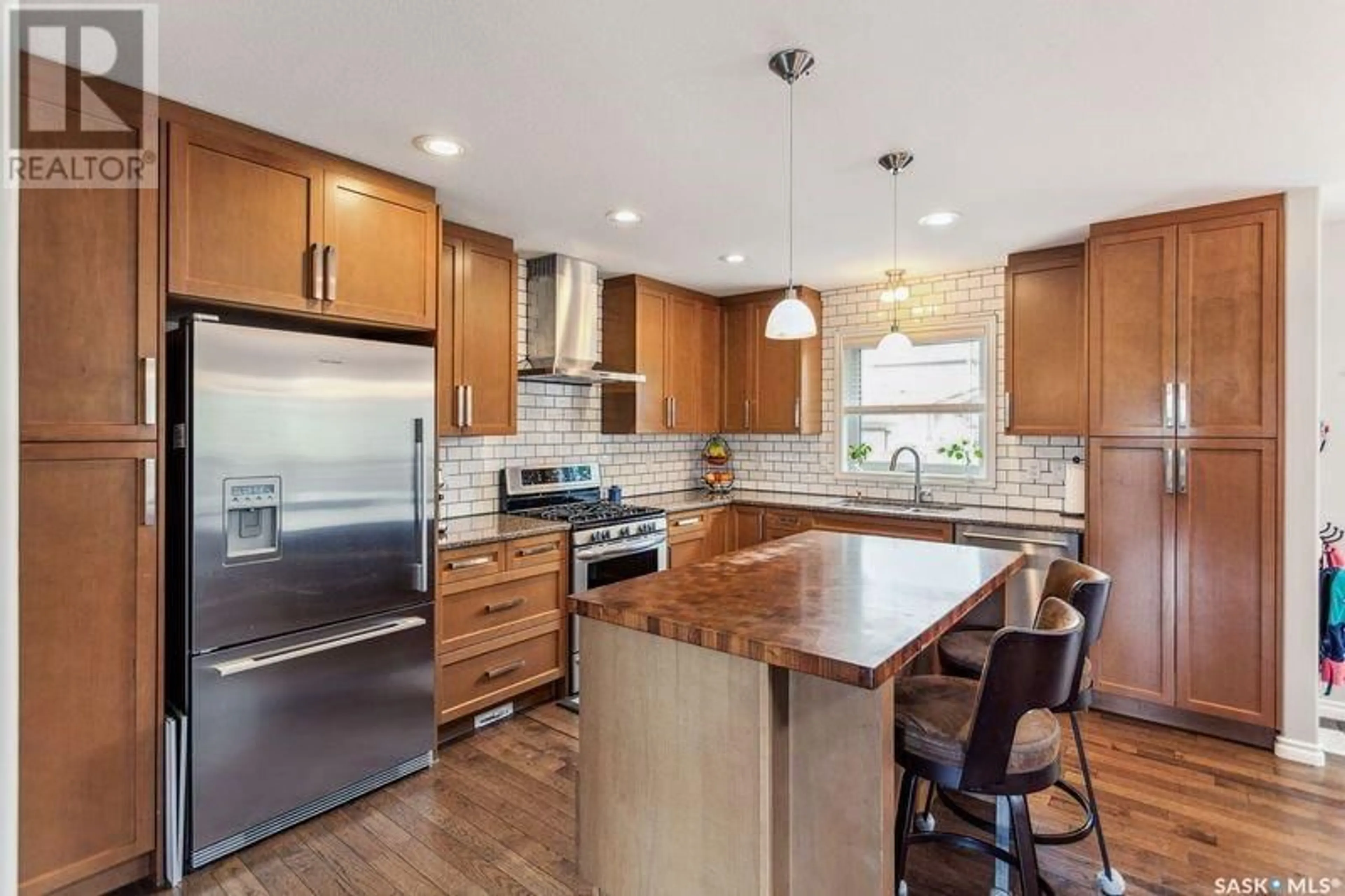 Open concept kitchen, unknown for 626 STONEBRIDGE COMMON, Saskatoon Saskatchewan S7T0M9