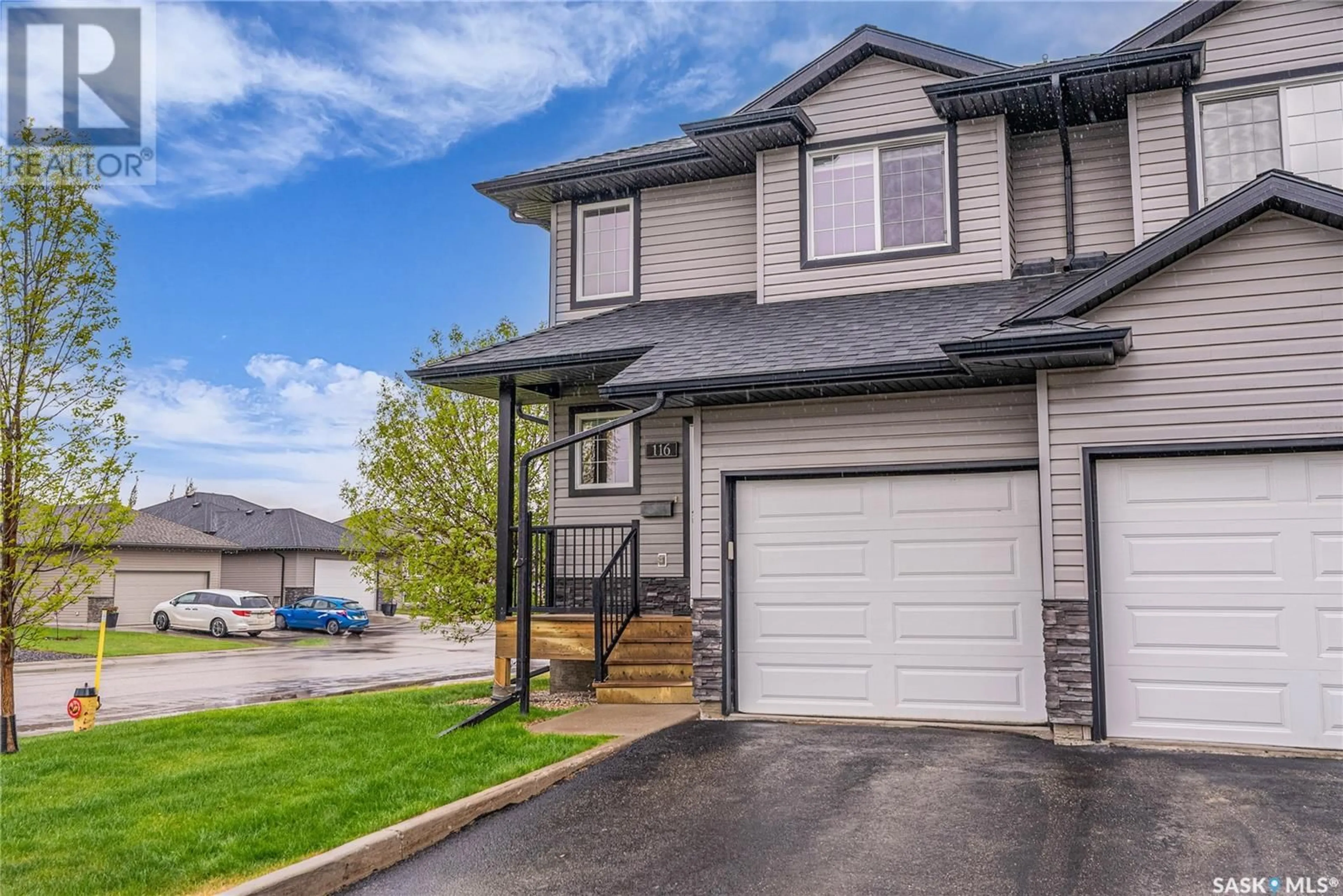 Home with vinyl exterior material, street for 901 - 116 4TH STREET, Martensville Saskatchewan S0K2T1