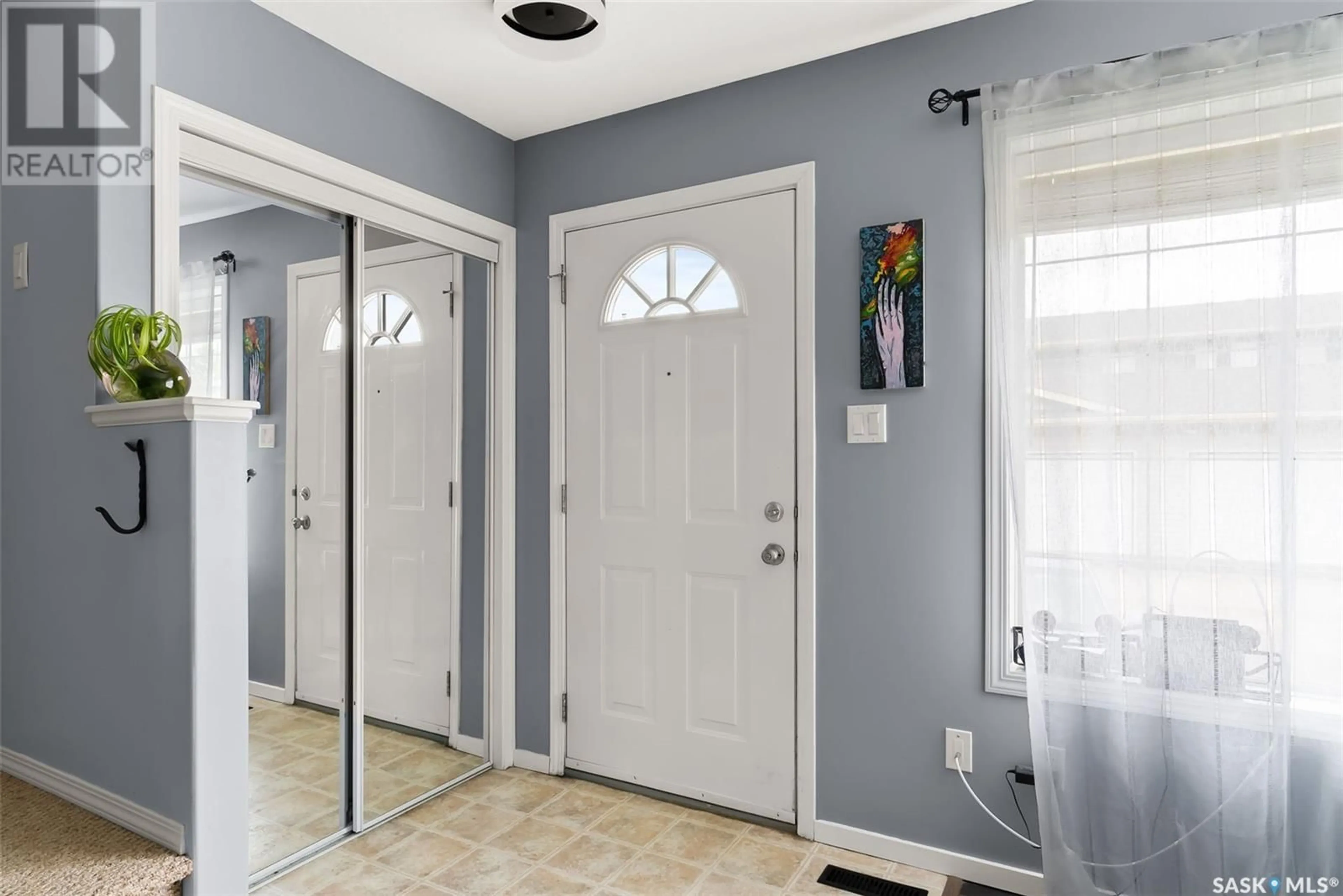 Indoor entryway for 2704 CRANBOURN CRESCENT, Regina Saskatchewan S4V3C1
