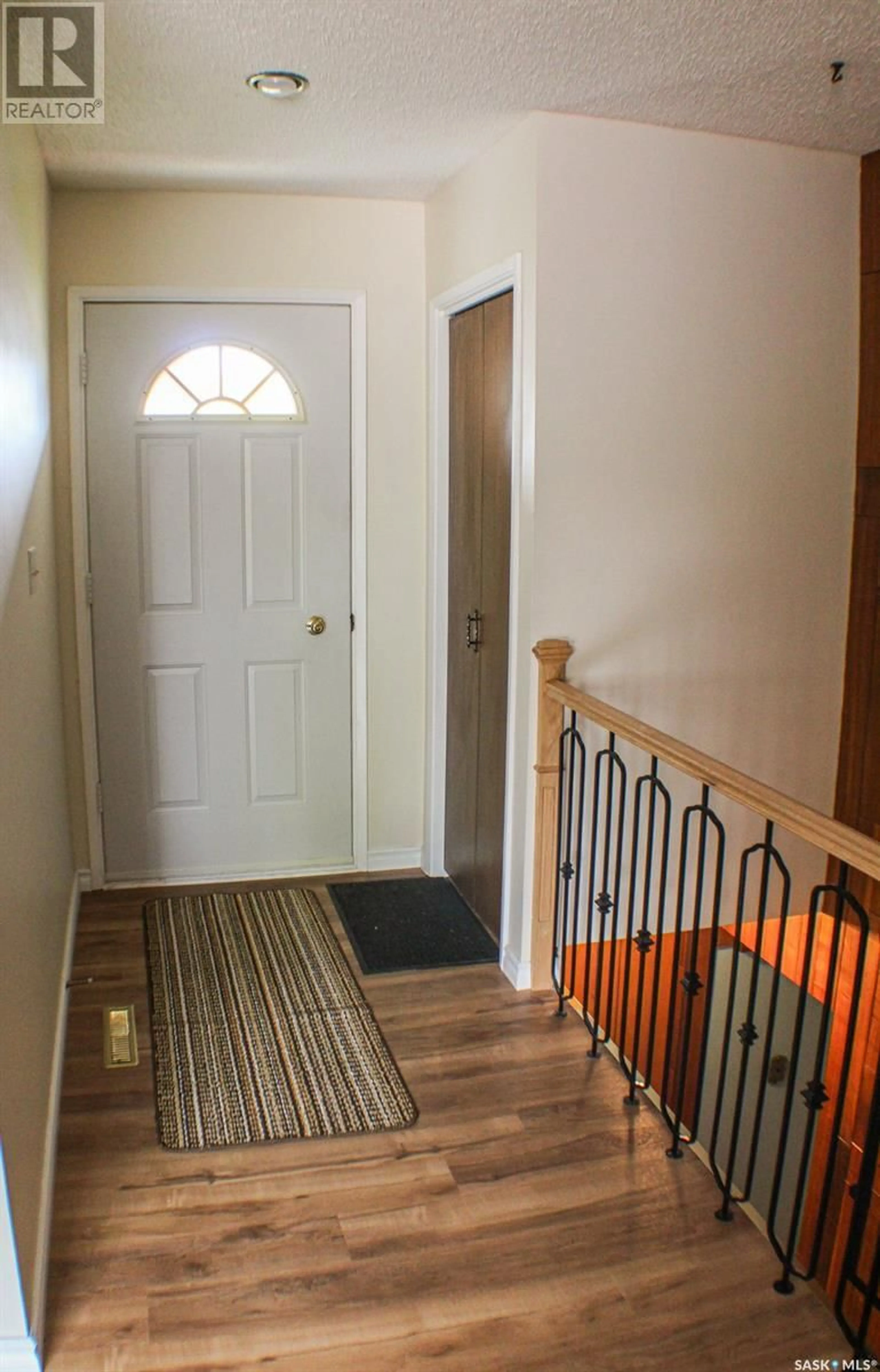 Indoor entryway for 310 CHURCHILL DRIVE, Melfort Saskatchewan S0E1A0