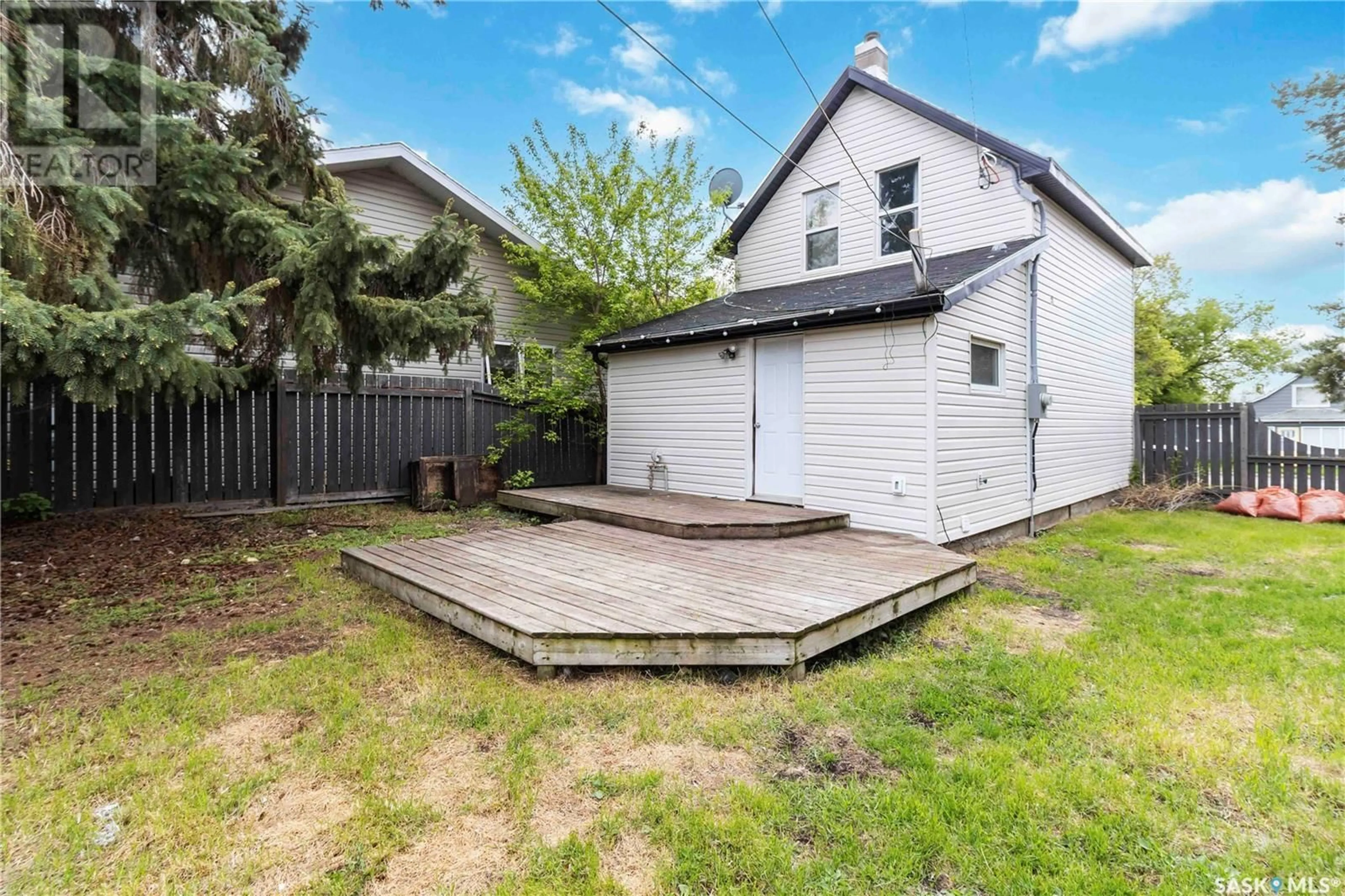 Patio, street for 1006 9TH STREET, Rosthern Saskatchewan S0K3R0