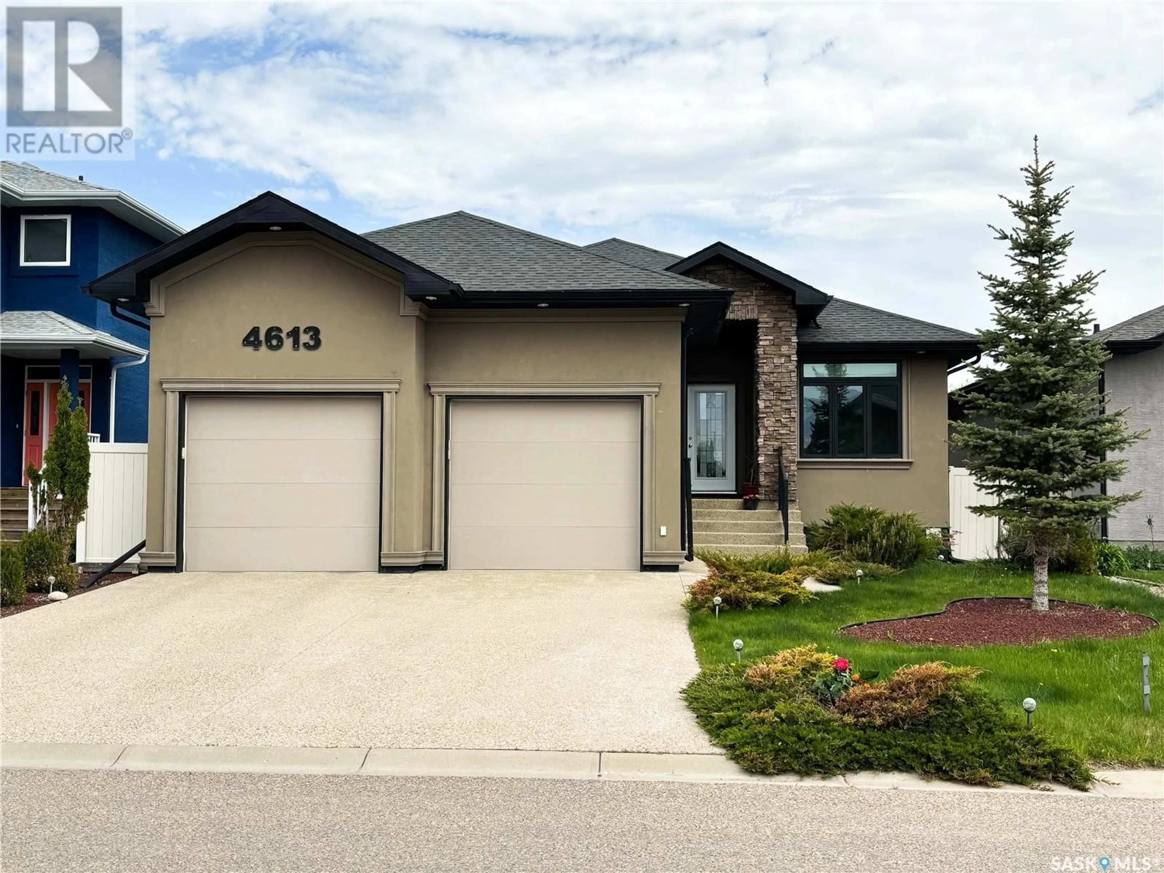 Home with vinyl exterior material, street for 4613 SKINNER CRESCENT, Regina Saskatchewan S4W0A2