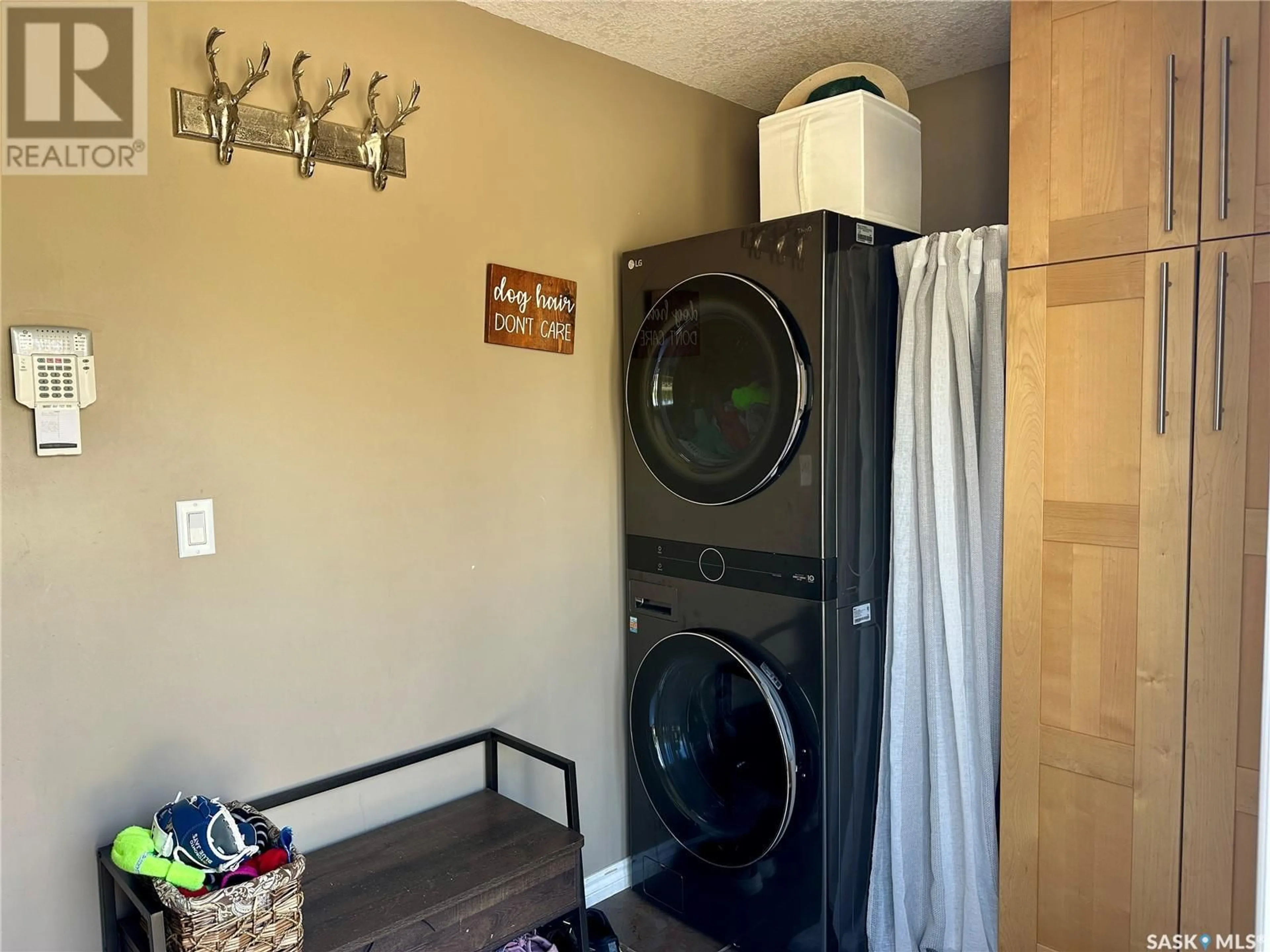 Laundry room for 174 EAGLE POINT DRIVE, La Ronge Saskatchewan S0J1L0