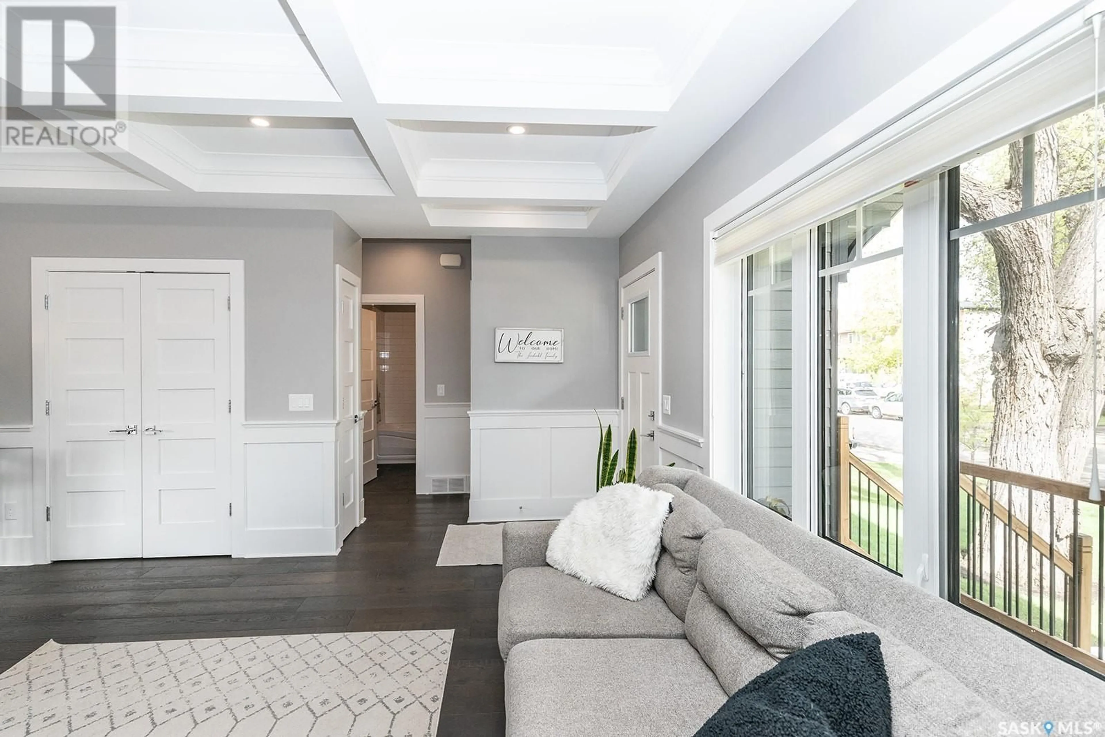 Indoor entryway for 1016 5TH STREET, Saskatoon Saskatchewan S7H1H2