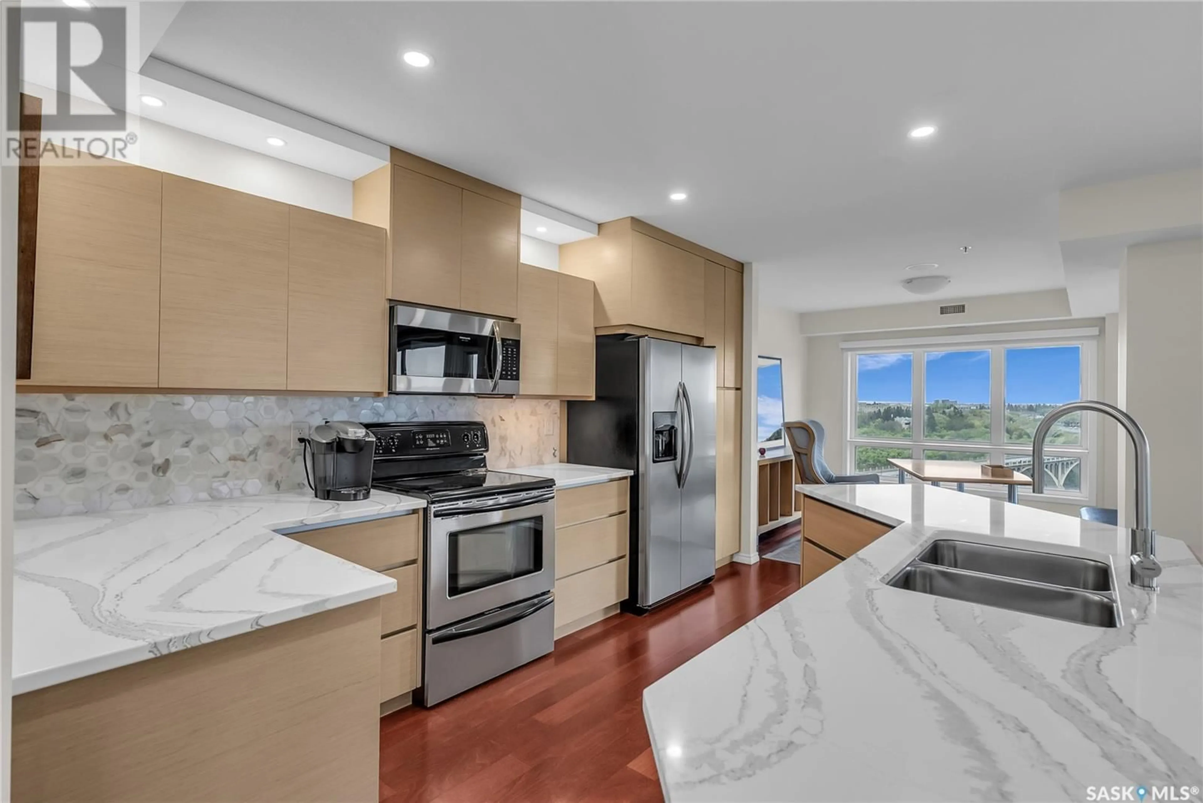 Open concept kitchen, ceramic/tile floor for 902 - 1308 SPADINA CRESCENT E, Saskatoon Saskatchewan S7K0G8